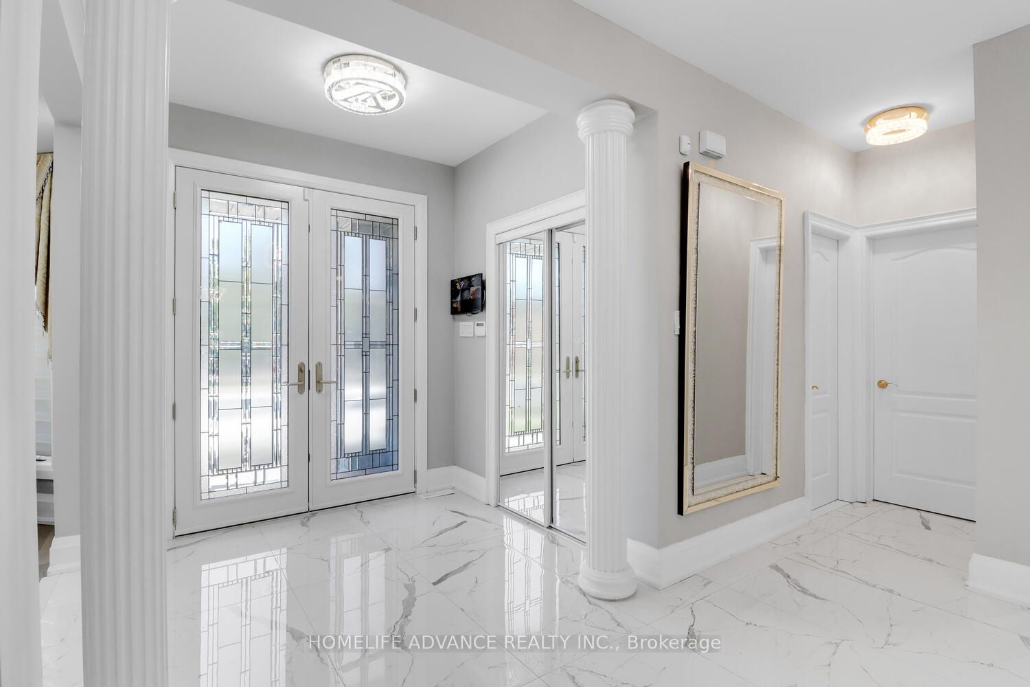 2396 Southcott Road