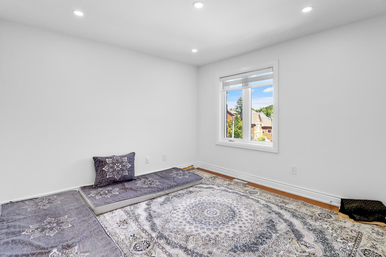 2396 Southcott Road