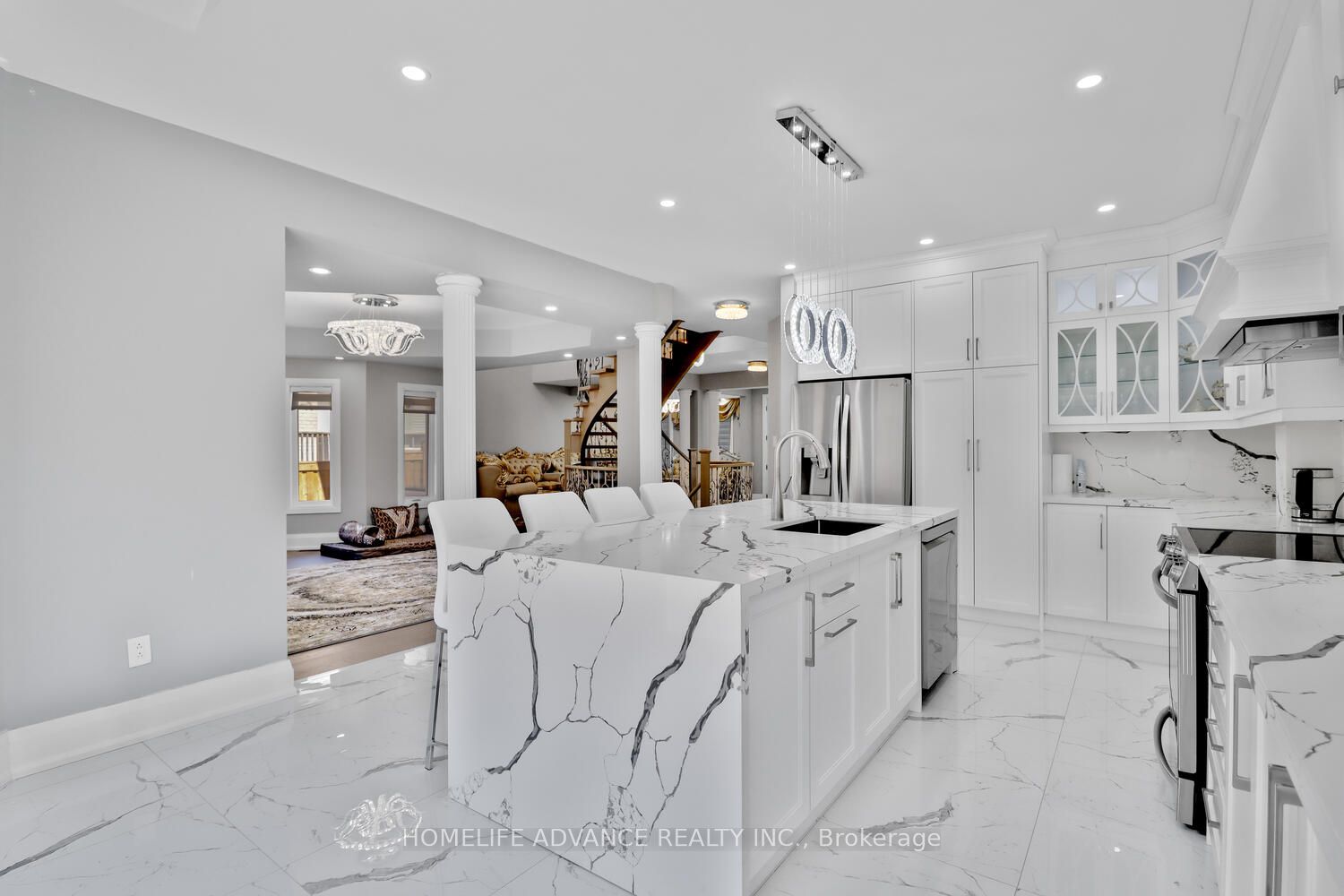 2396 Southcott Road