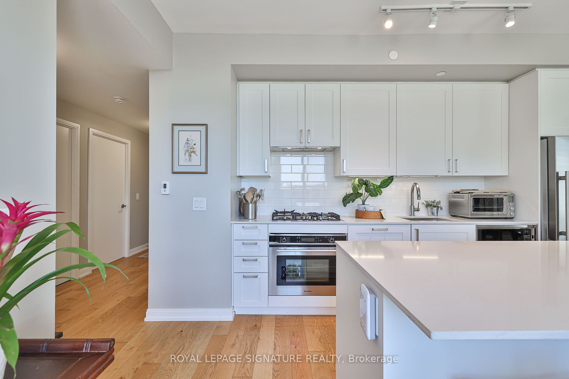 1100 Kingston Road, #216