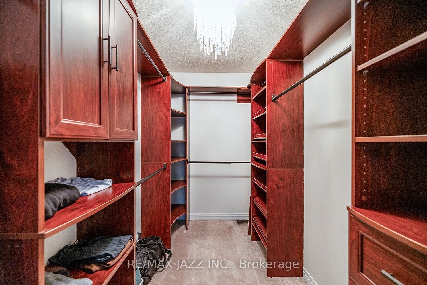 217 Glenabbey Drive
