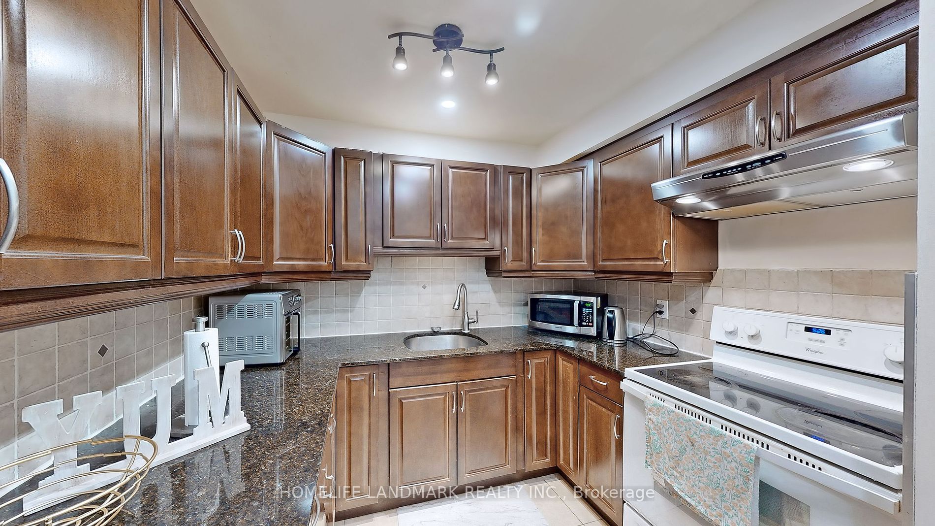 1209 Queen Street E, #82
