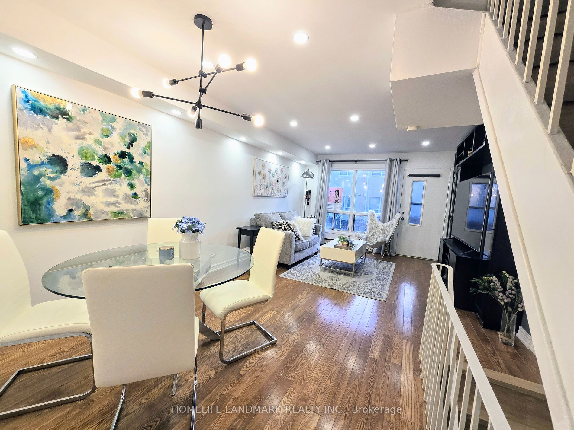 1209 Queen Street E, #82