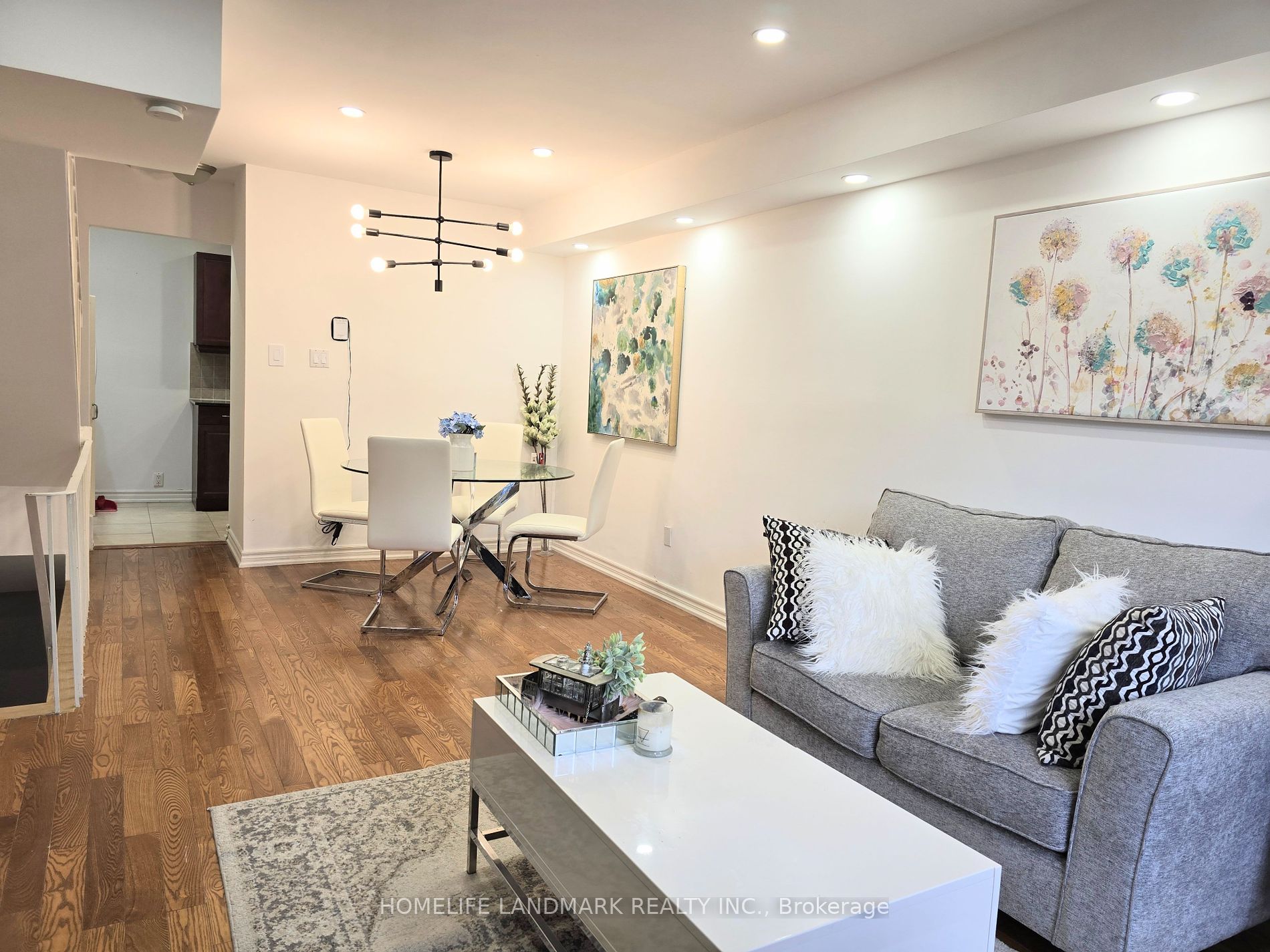 1209 Queen Street E, #82