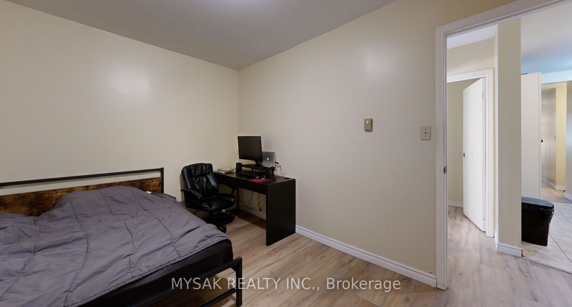 10 Ivy Avenue