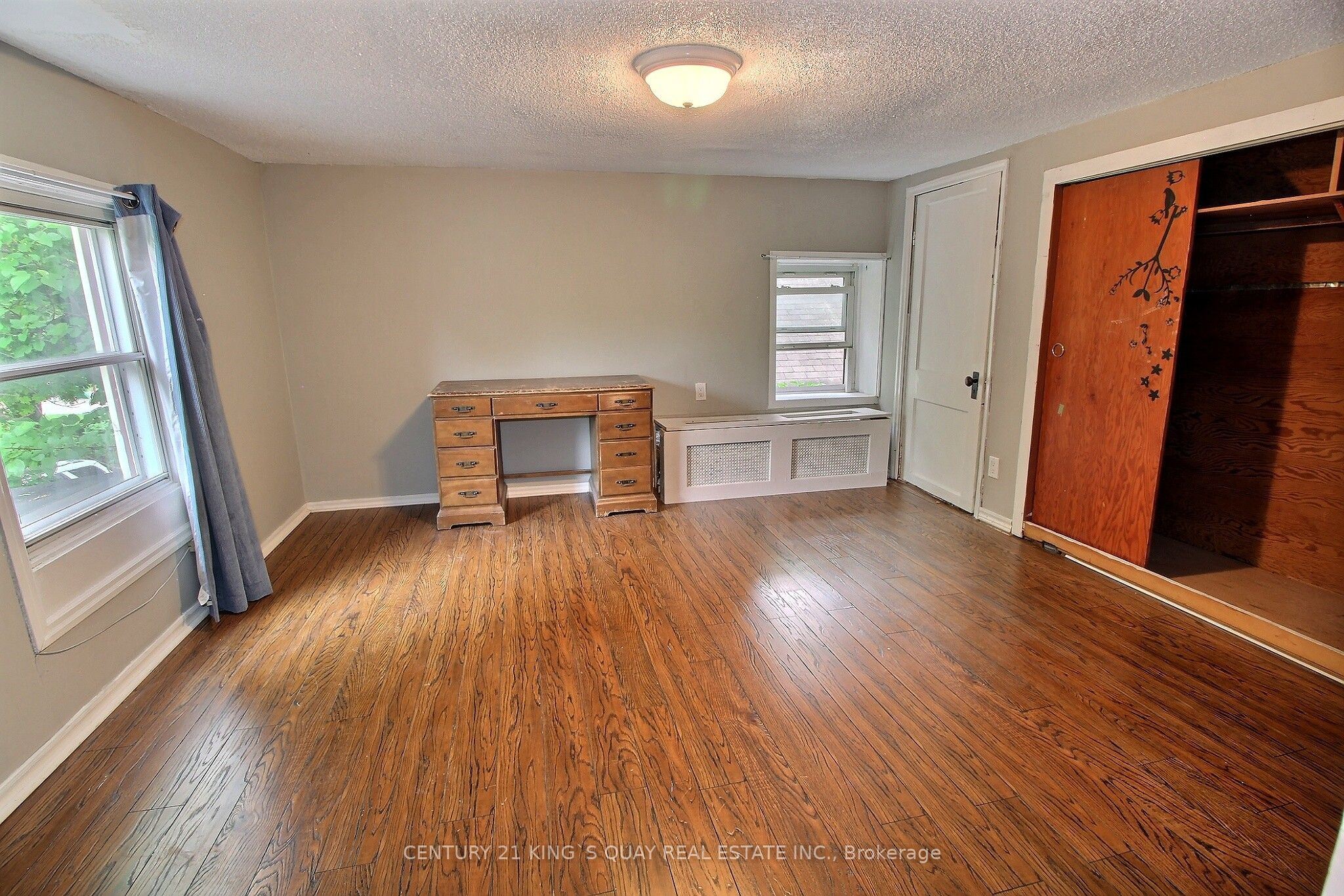211 Park Road S