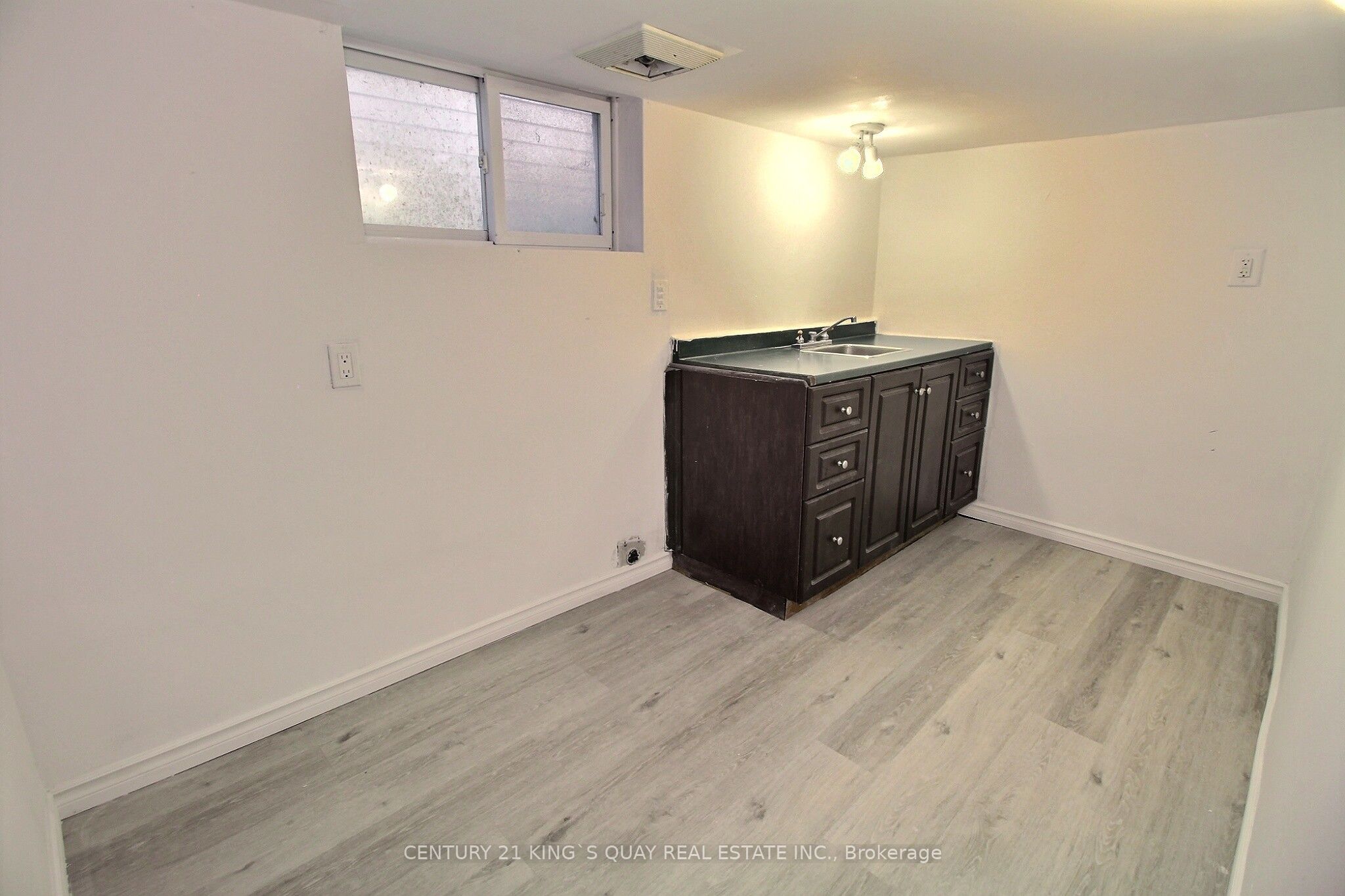 211 Park Road S