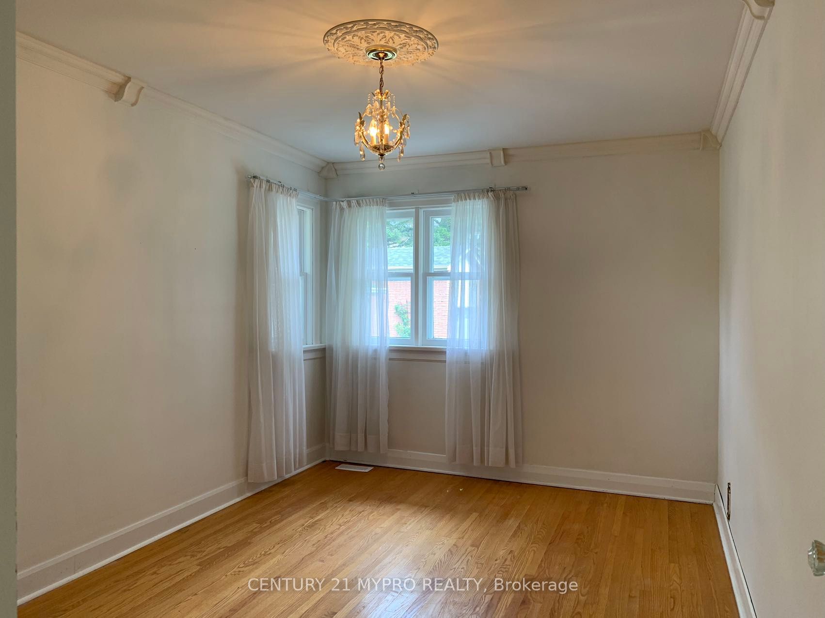 114 Front Street E, #Main