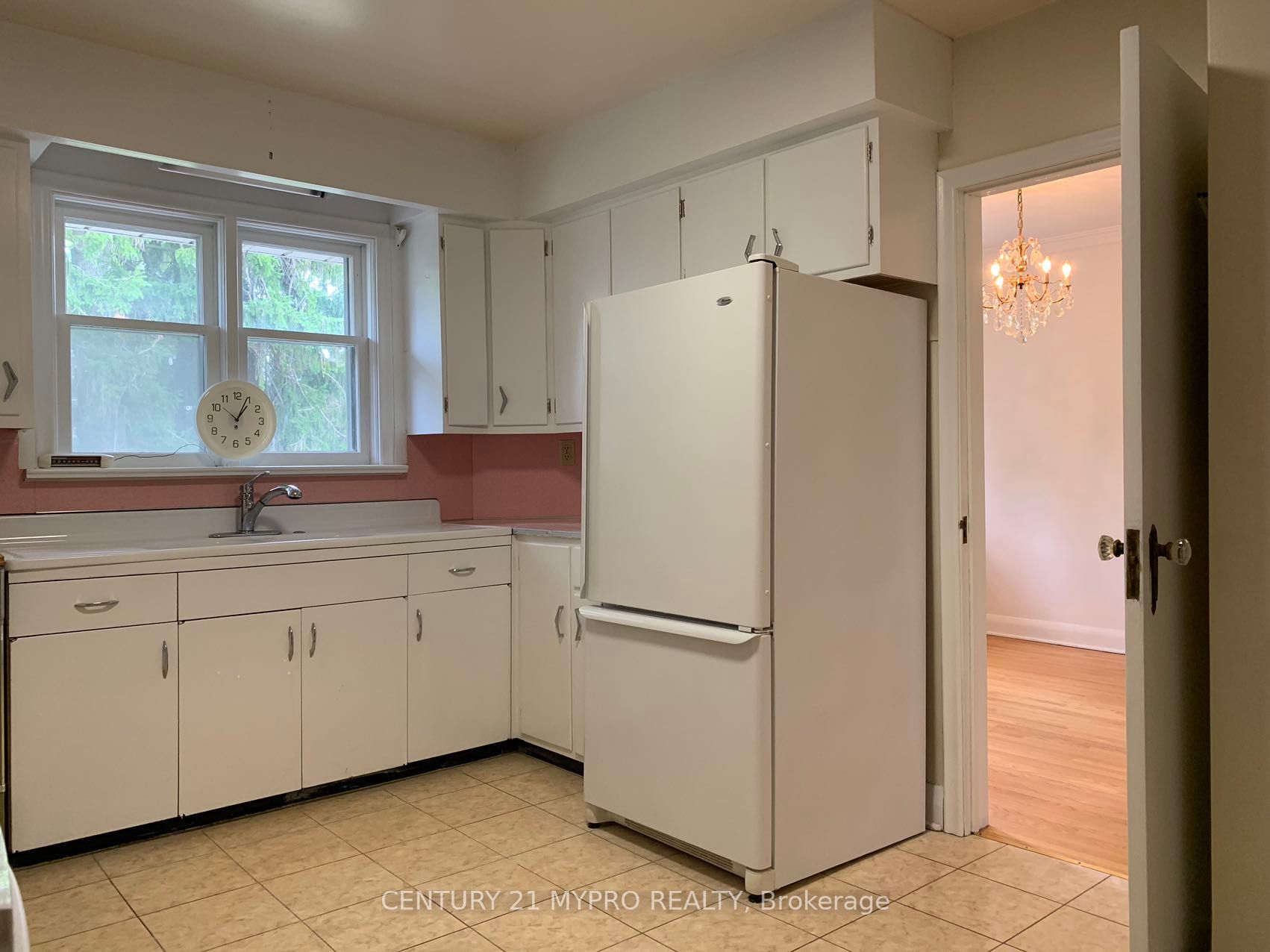114 Front Street E, #Main