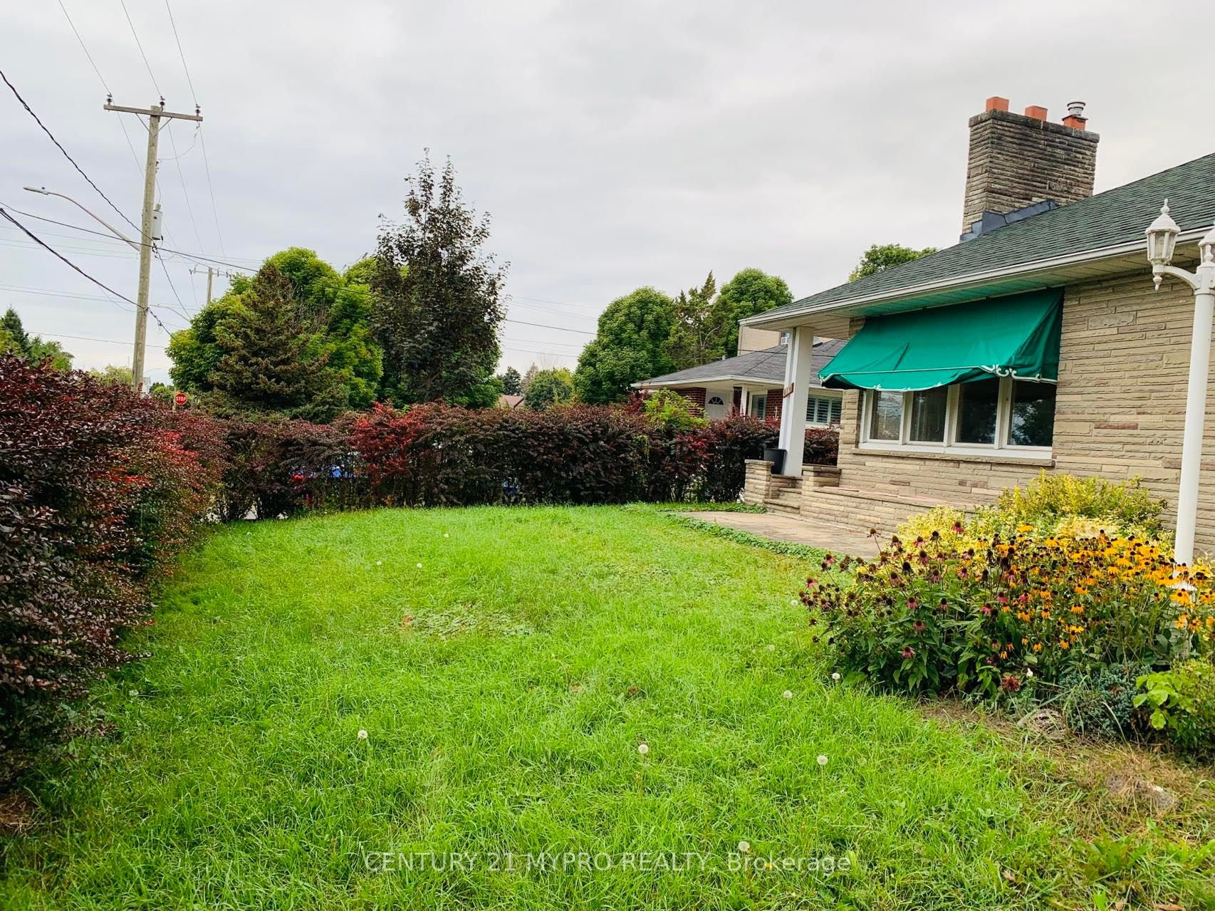 114 Front Street E, #Main