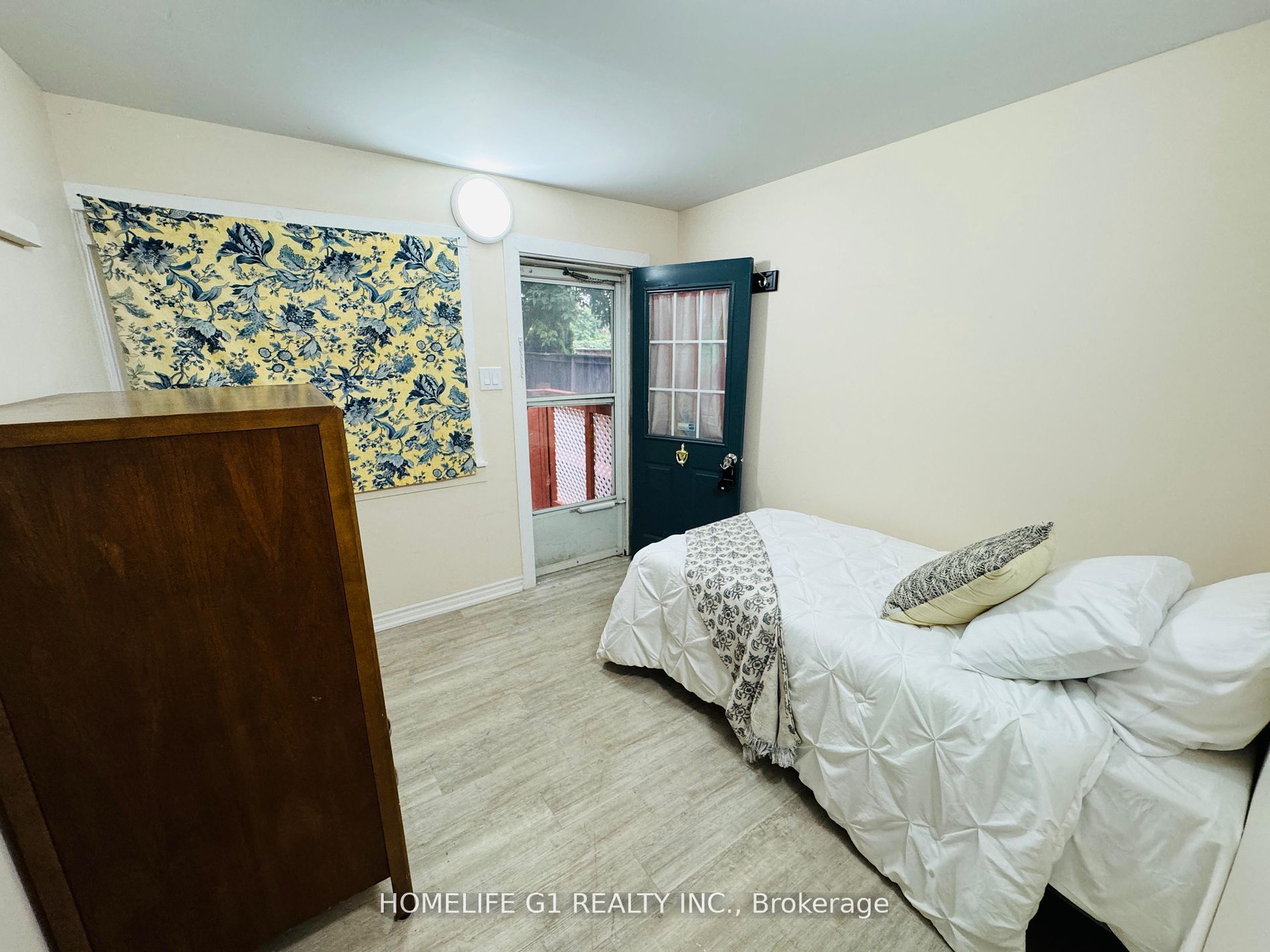23 Myrtle Avenue