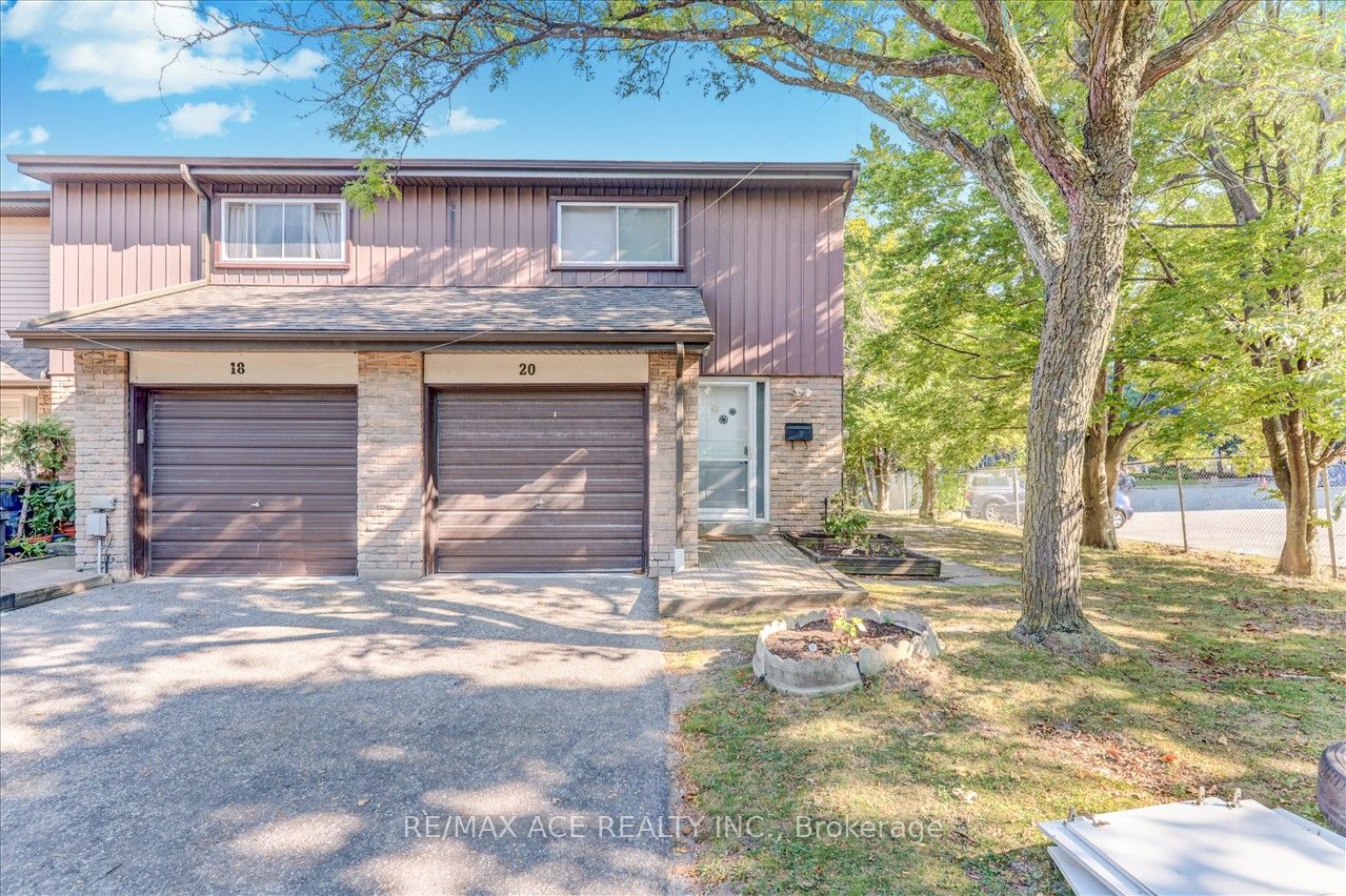 1121 Sandhurst Circle, #20