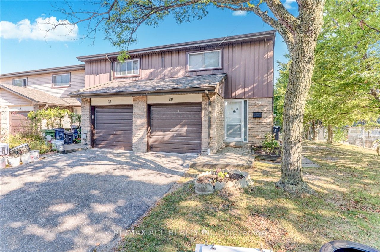 1121 Sandhurst Circle, #20