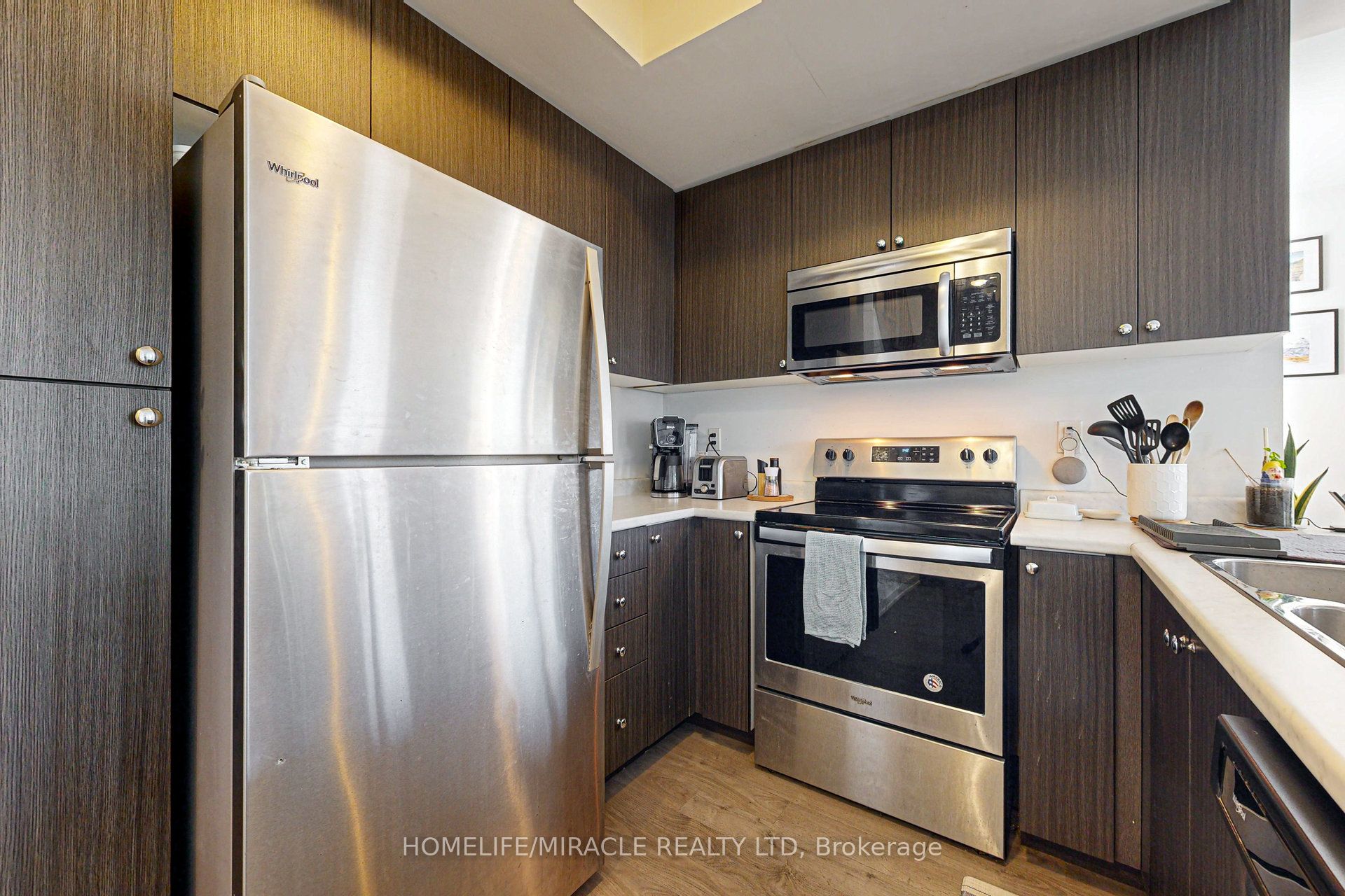 1555 Kingston Road, #212