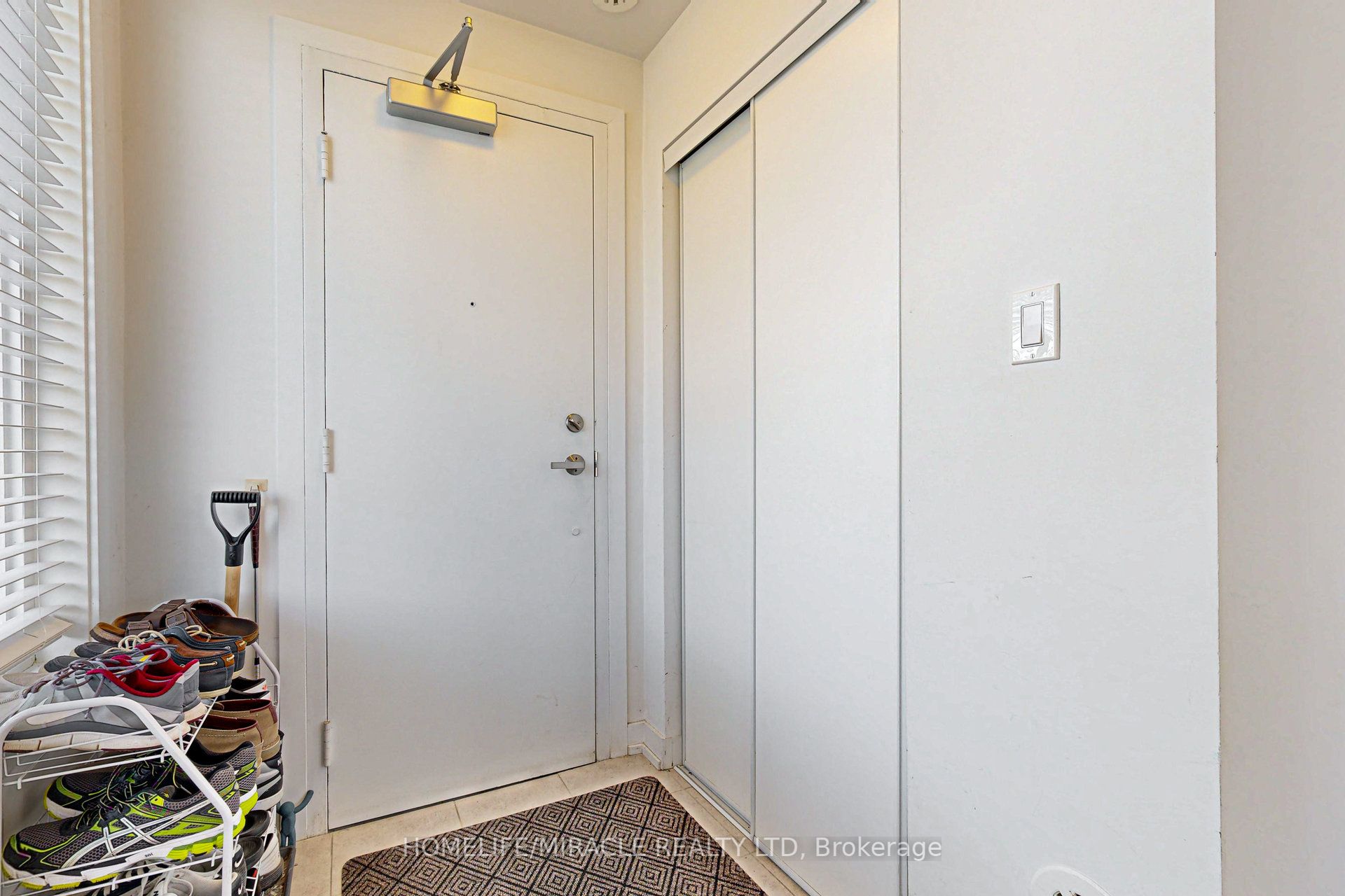 1555 Kingston Road, #212
