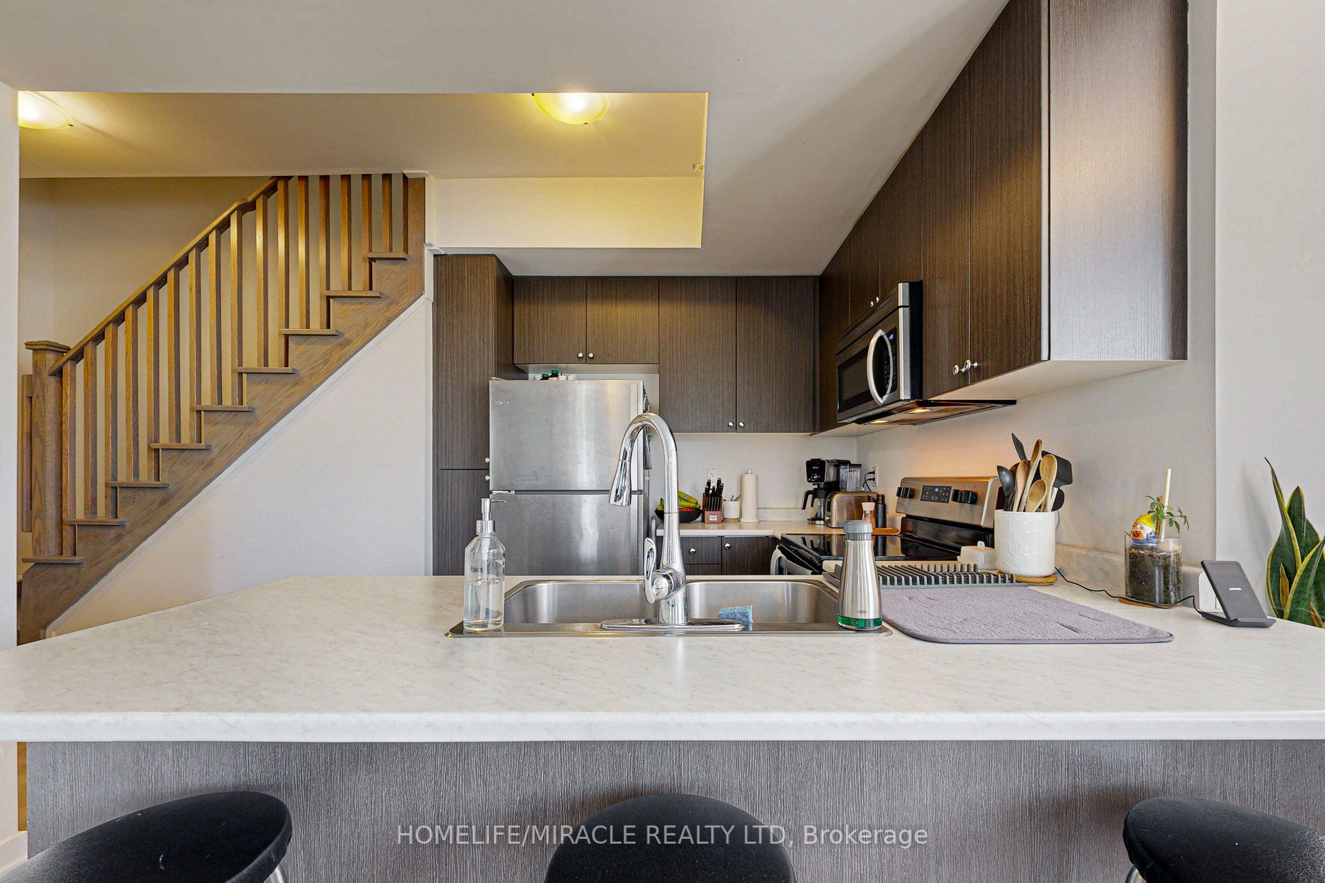 1555 Kingston Road, #212