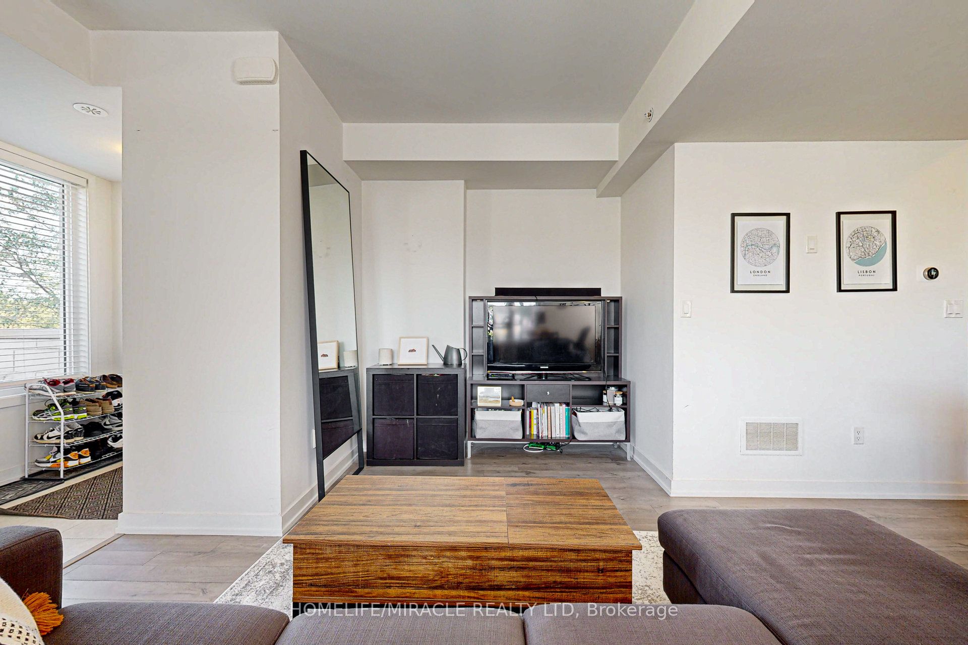 1555 Kingston Road, #212