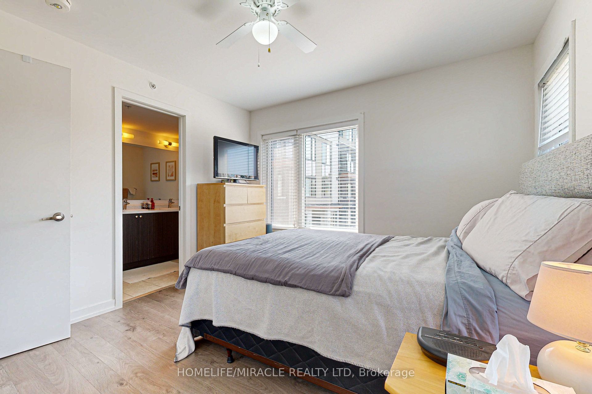 1555 Kingston Road, #212