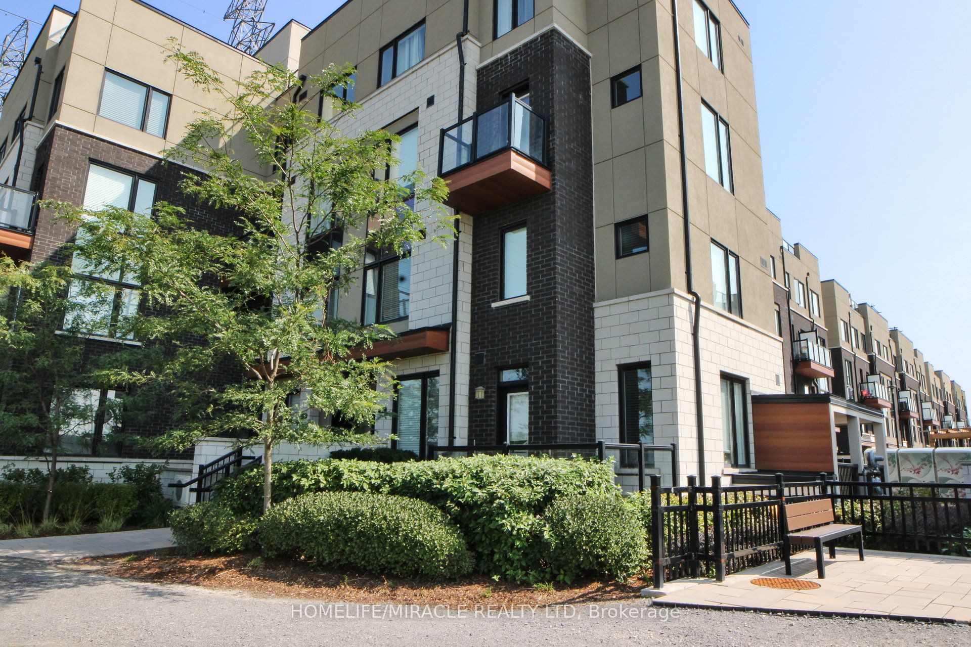 1555 Kingston Road, #212