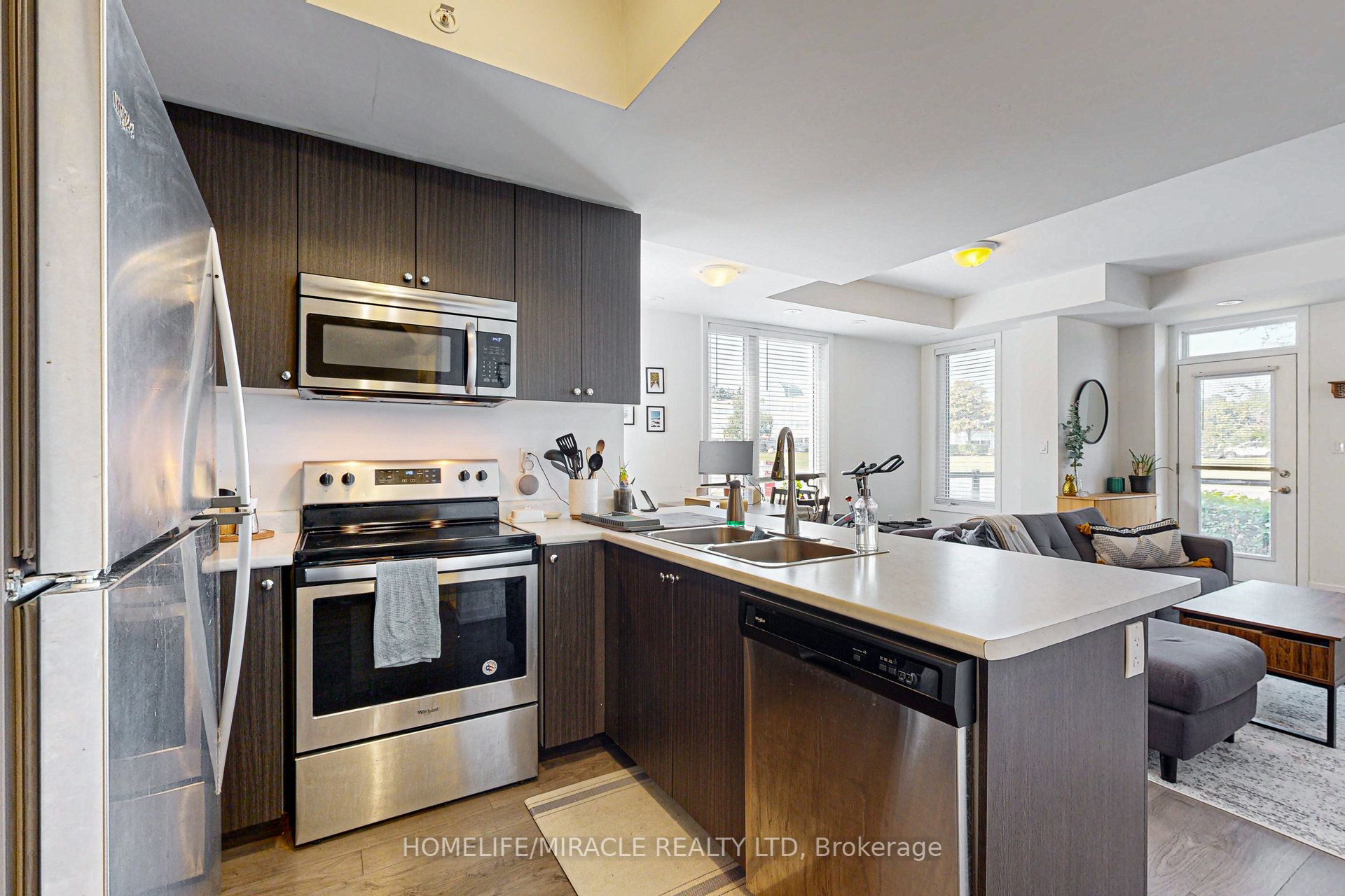1555 Kingston Road, #212