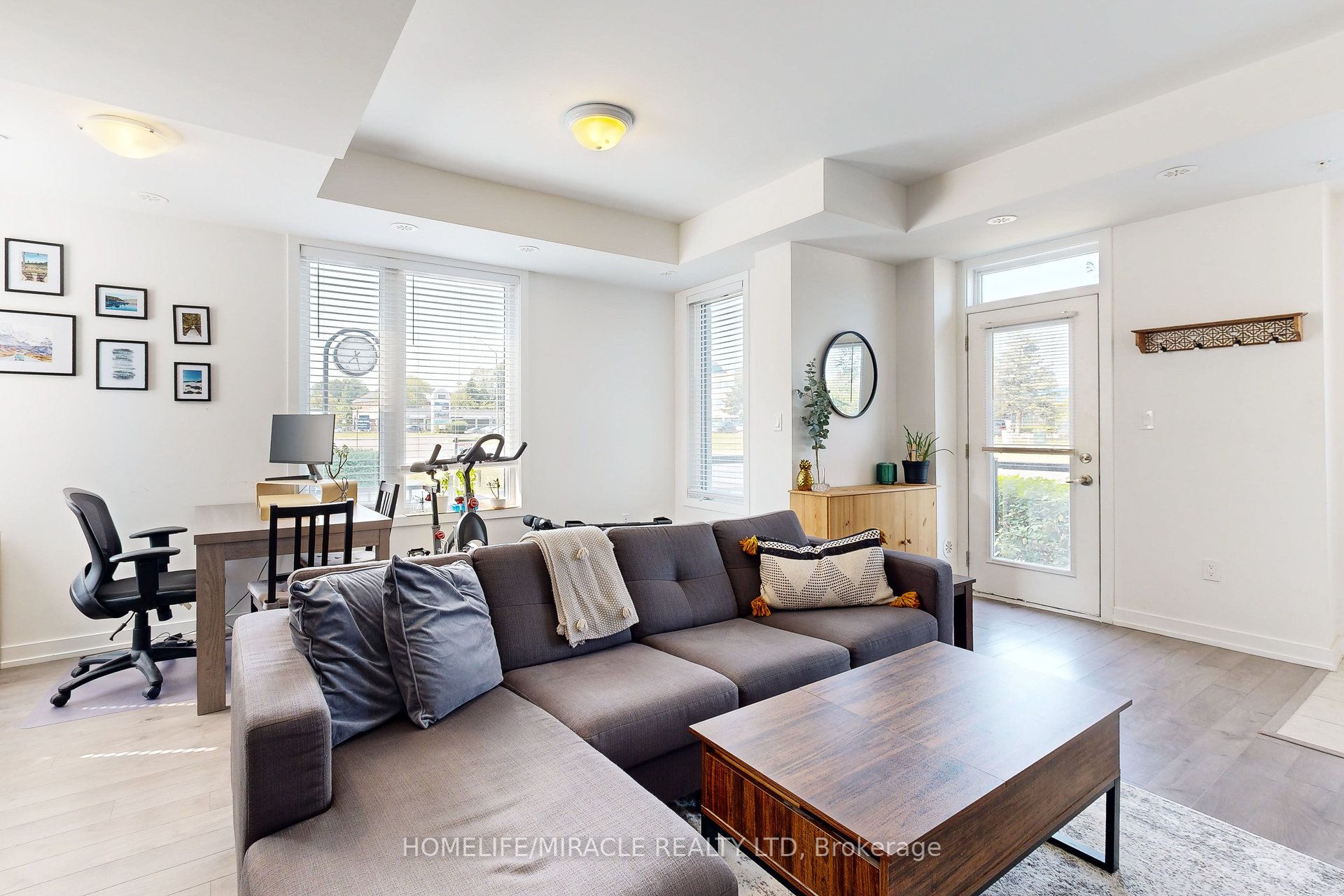 1555 Kingston Road, #212