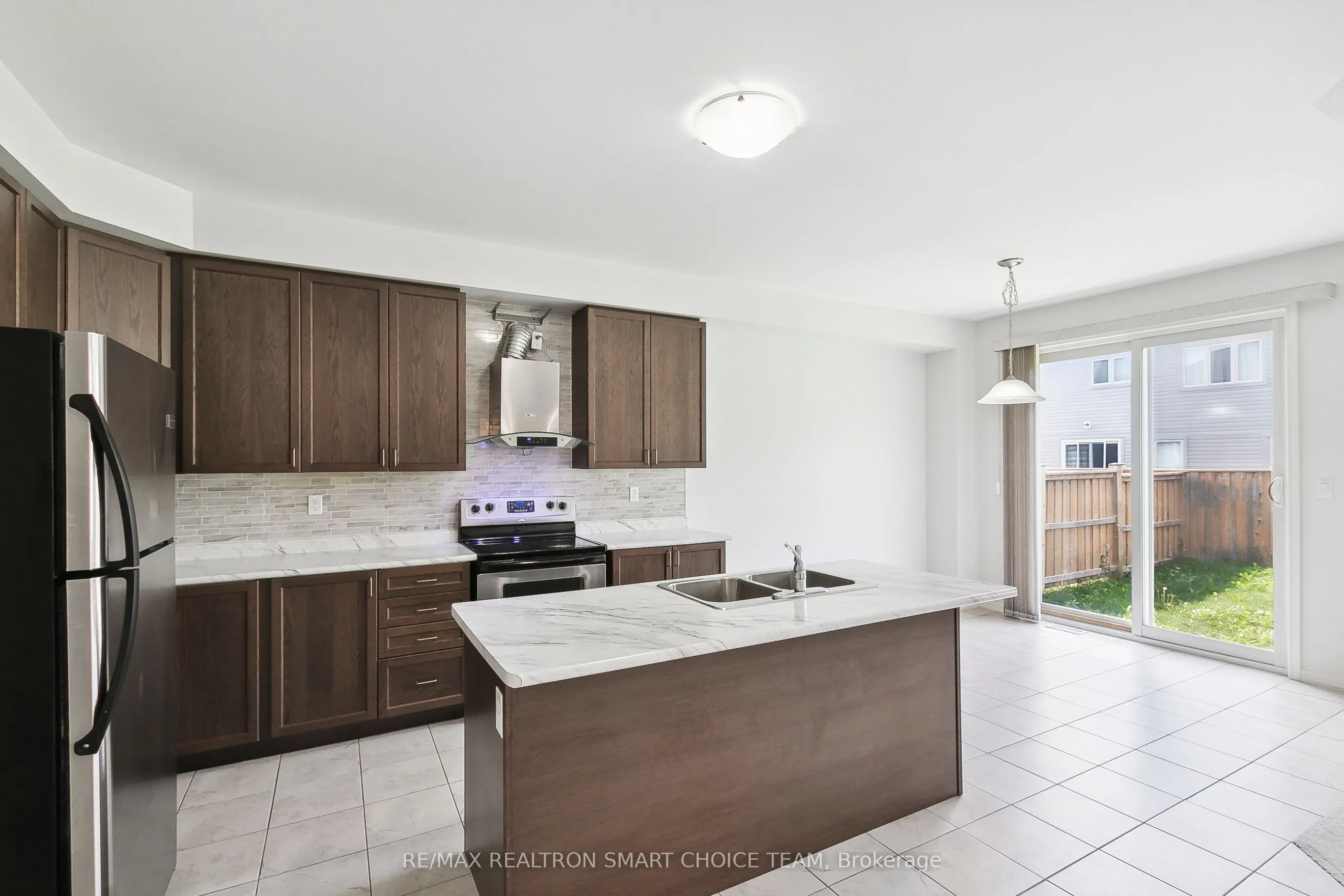 2544 Bandsman Crescent