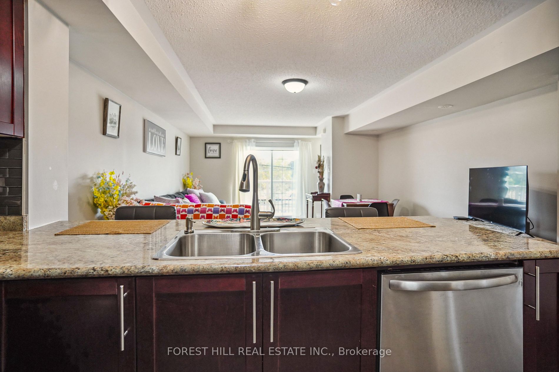 182 Kingston Road W, #60