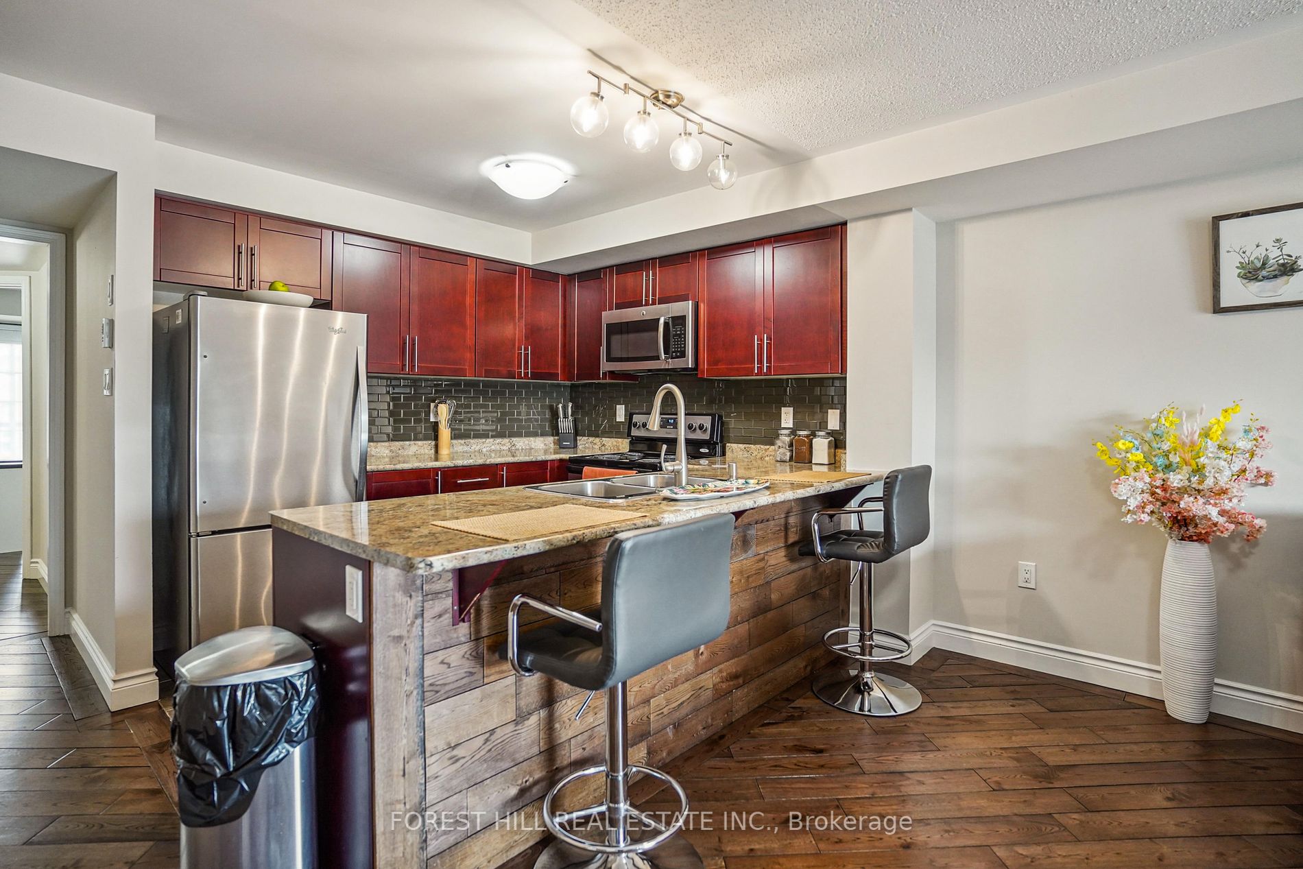 182 Kingston Road W, #60