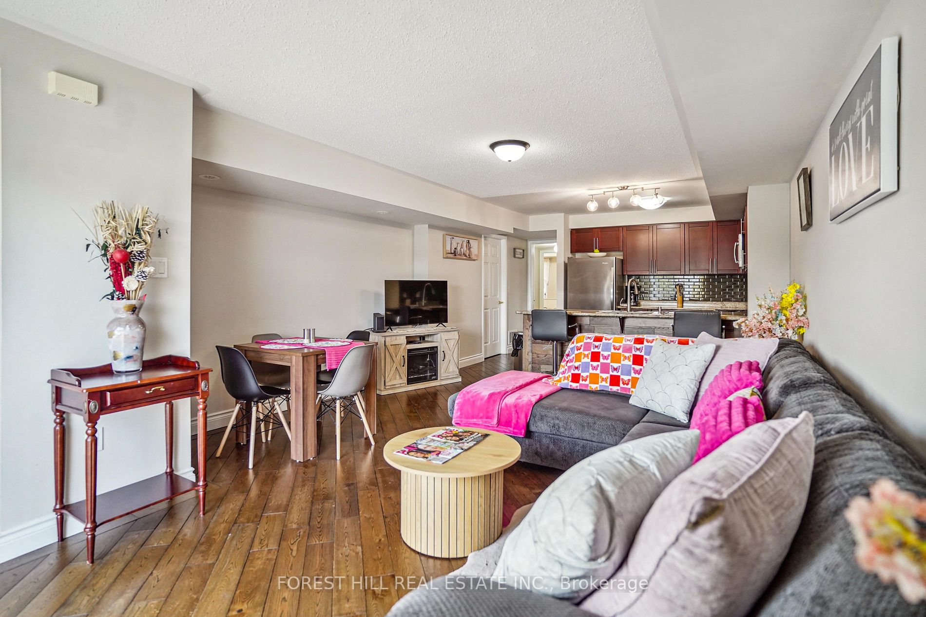 182 Kingston Road W, #60