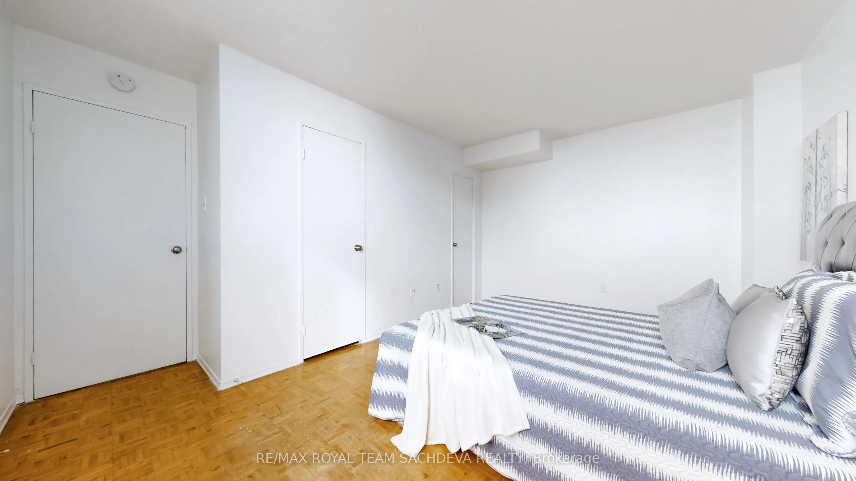 3380 Eglinton Avenue E, #1709