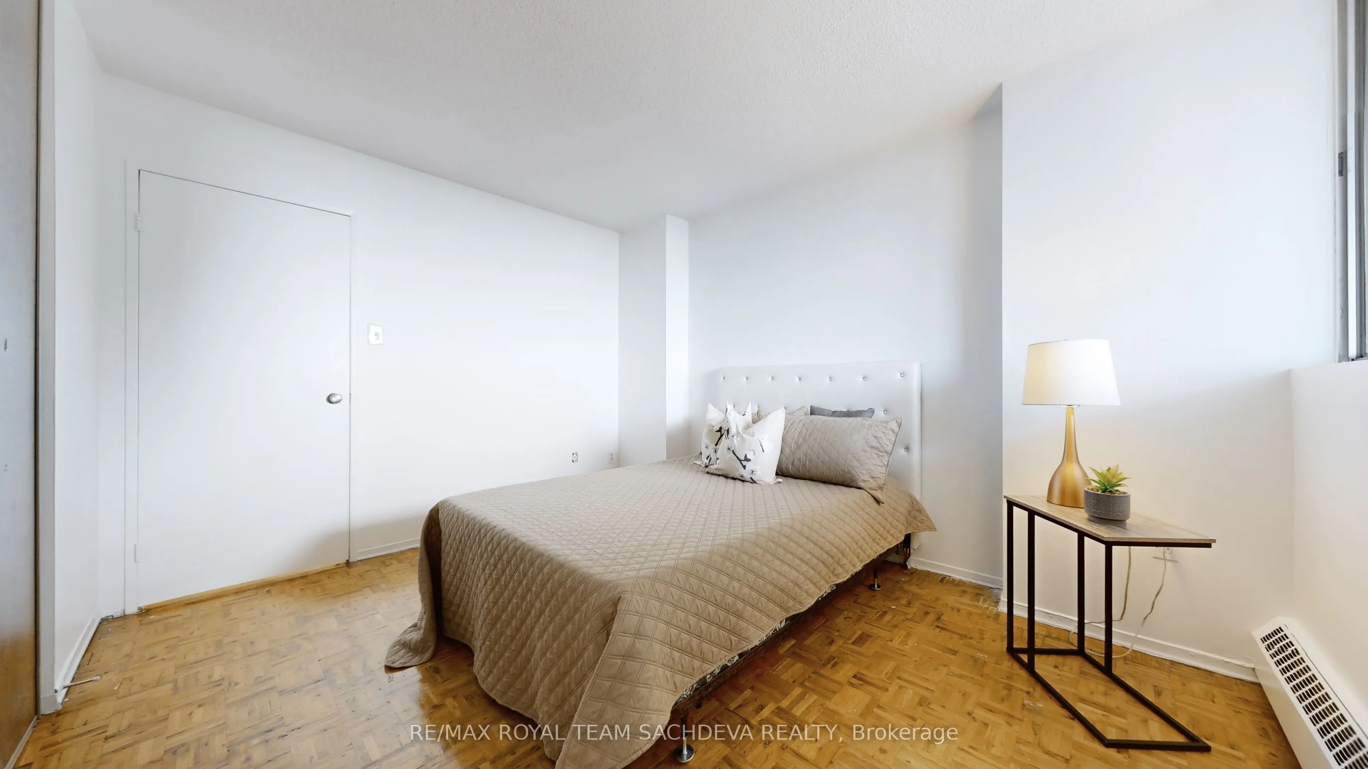 3380 Eglinton Avenue E, #1709