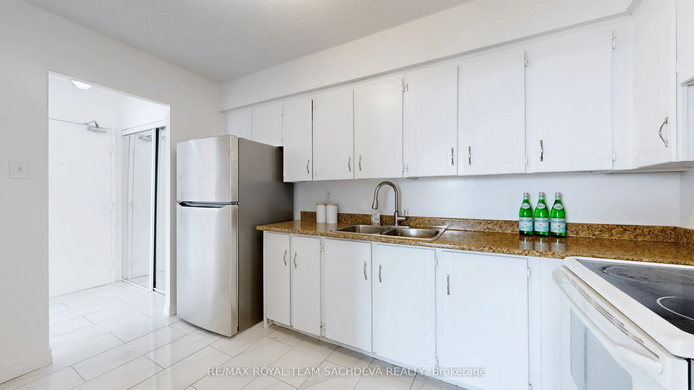 3380 Eglinton Avenue E, #1709