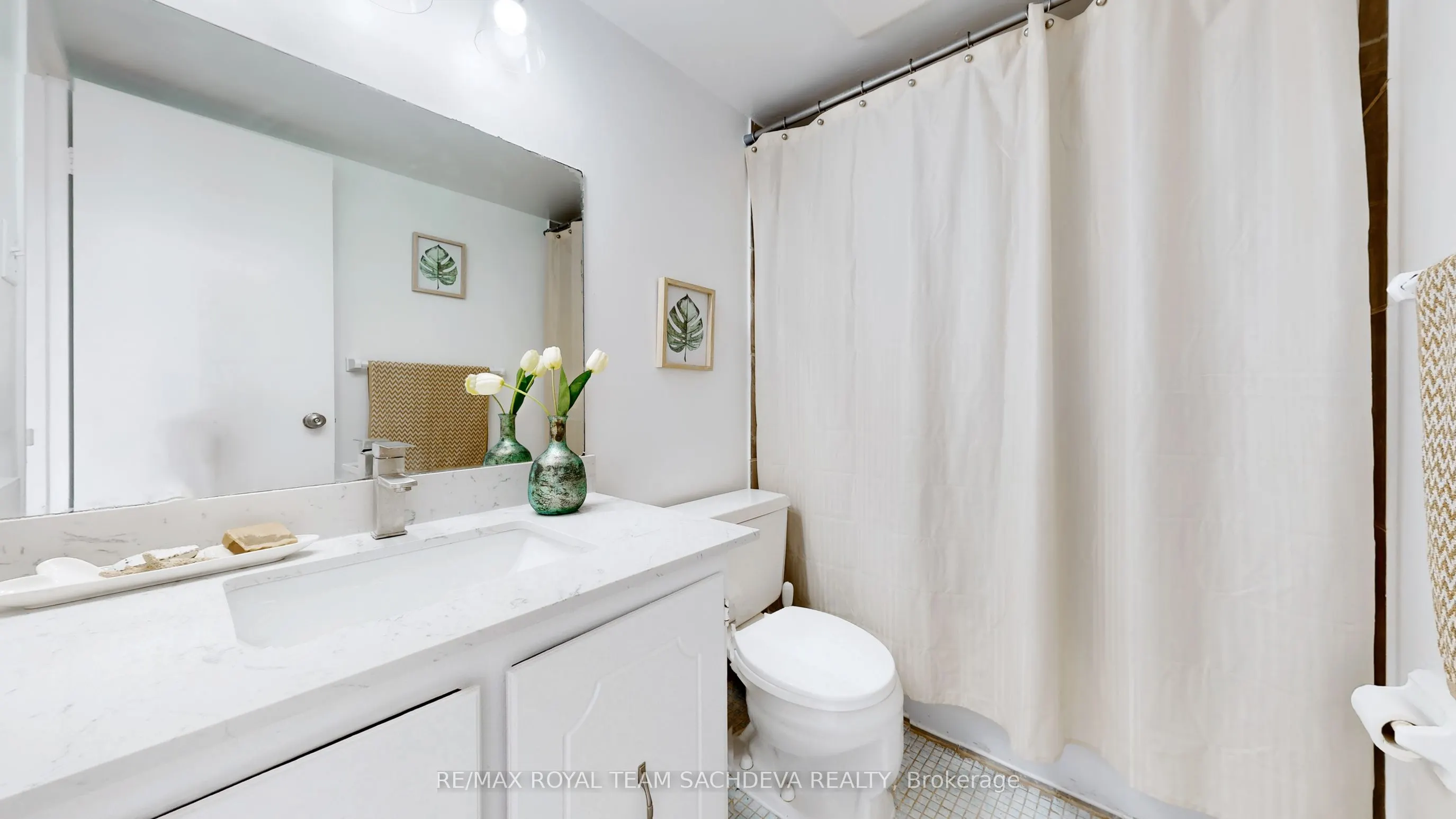 3380 Eglinton Avenue E, #1709