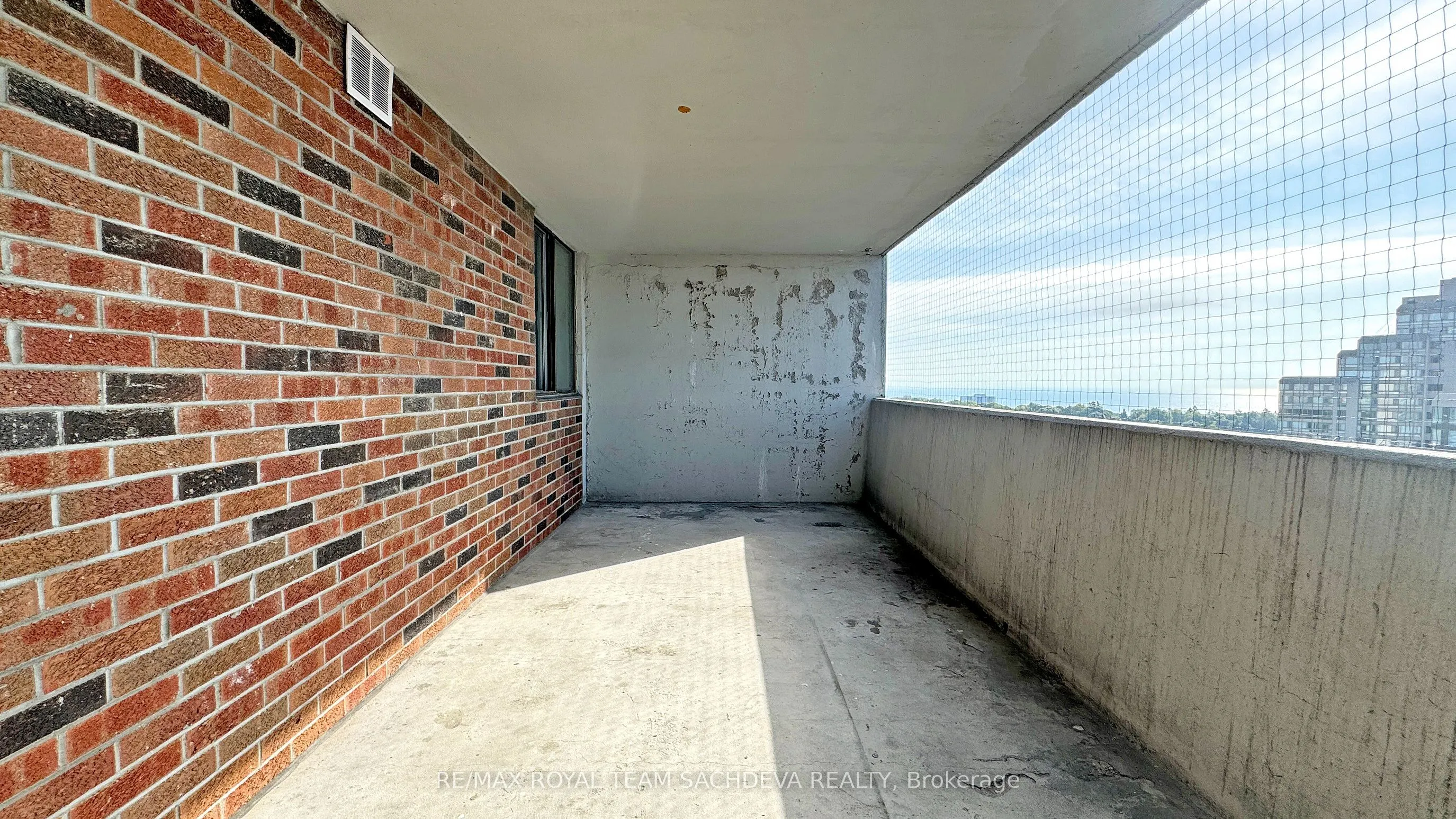 3380 Eglinton Avenue E, #1709