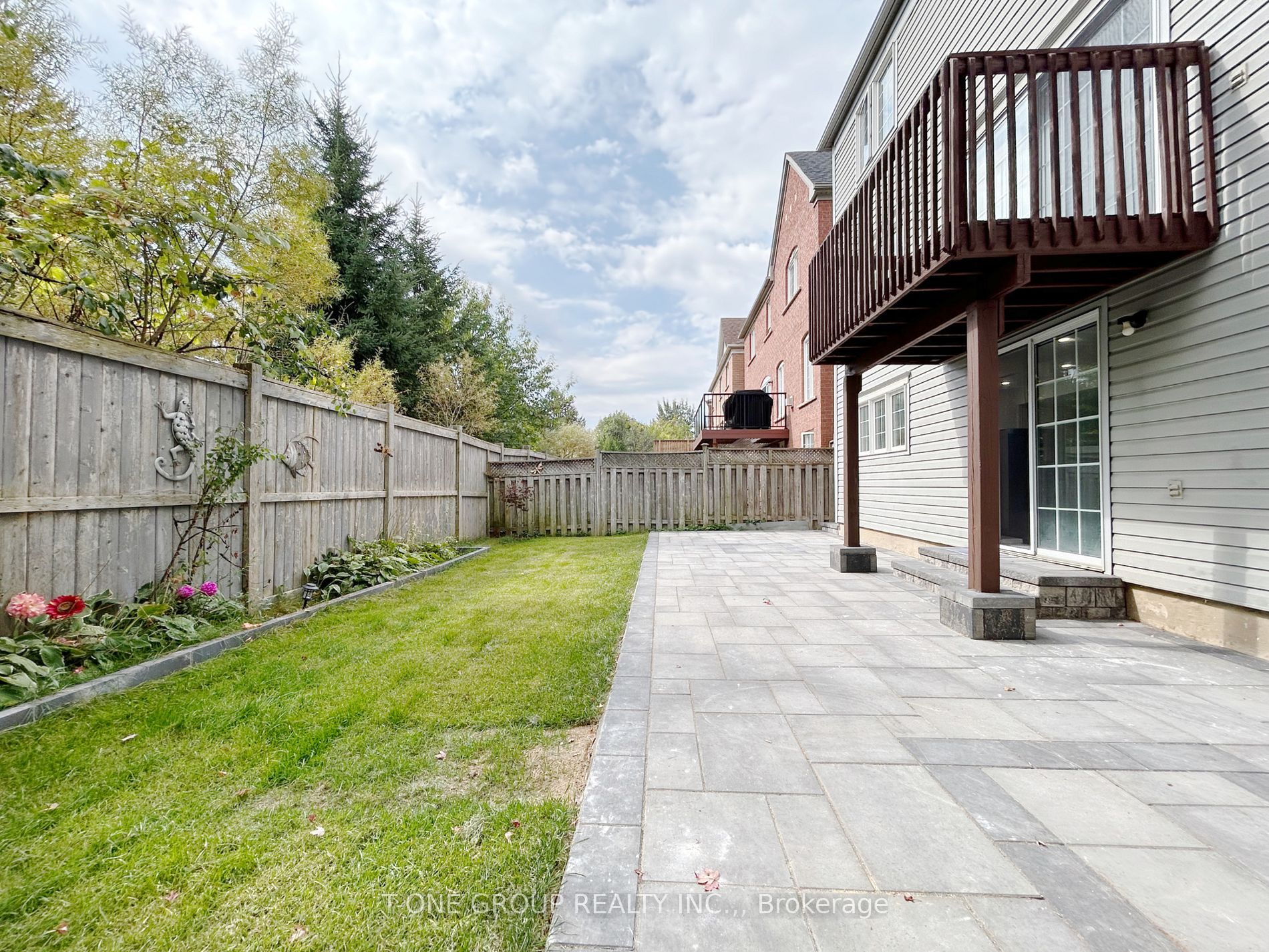 17 Bradbury Cres