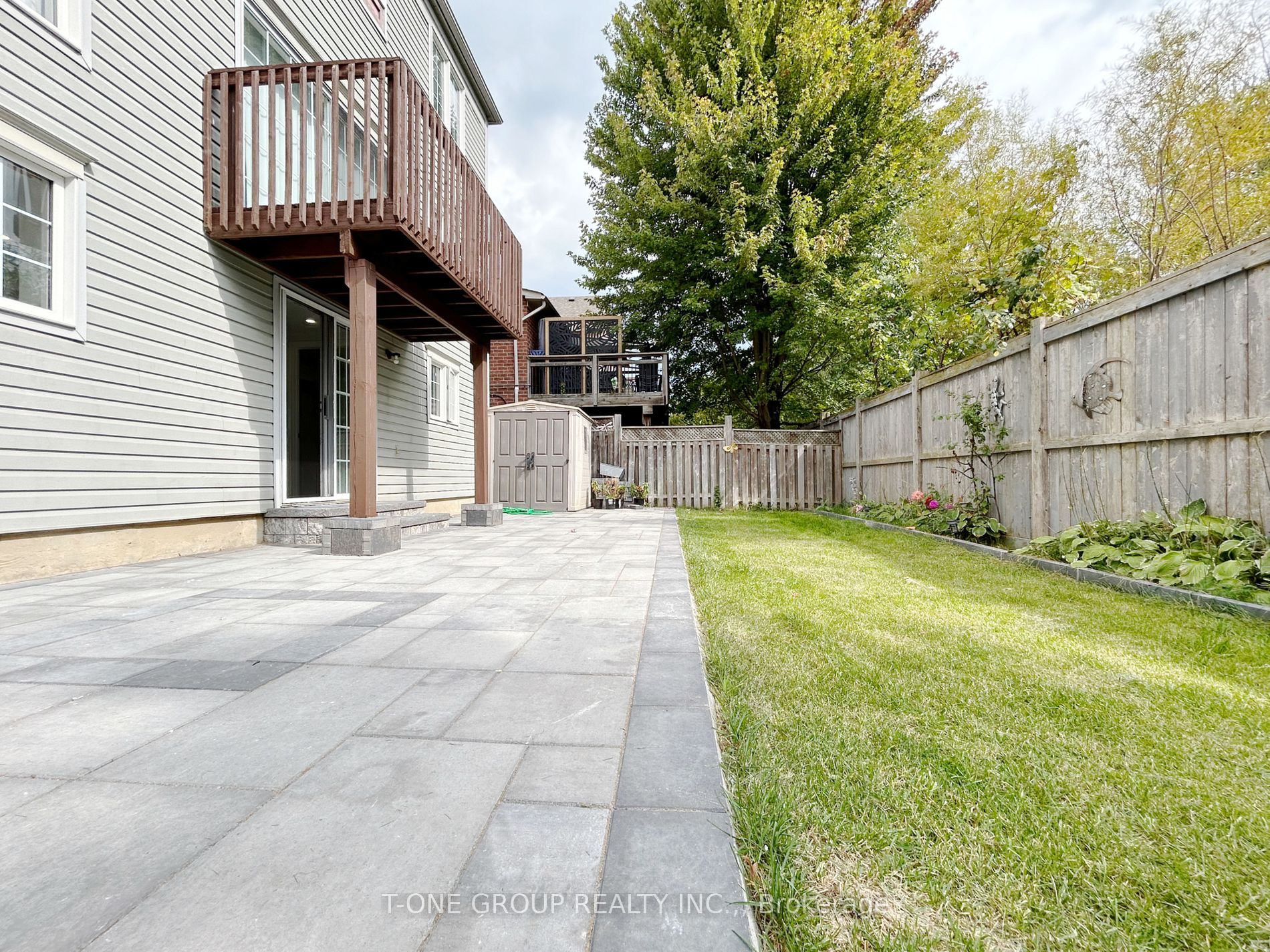 17 Bradbury Cres