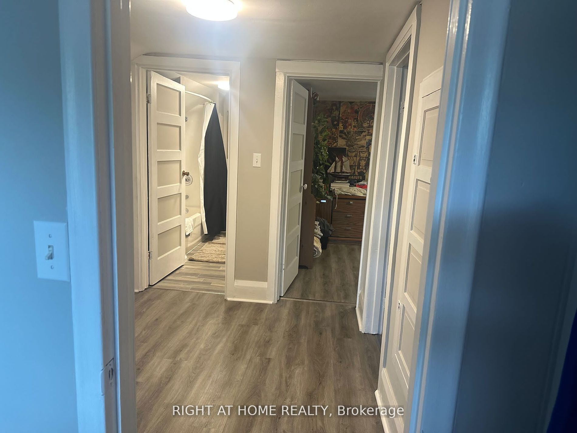 522 Kingston Road W