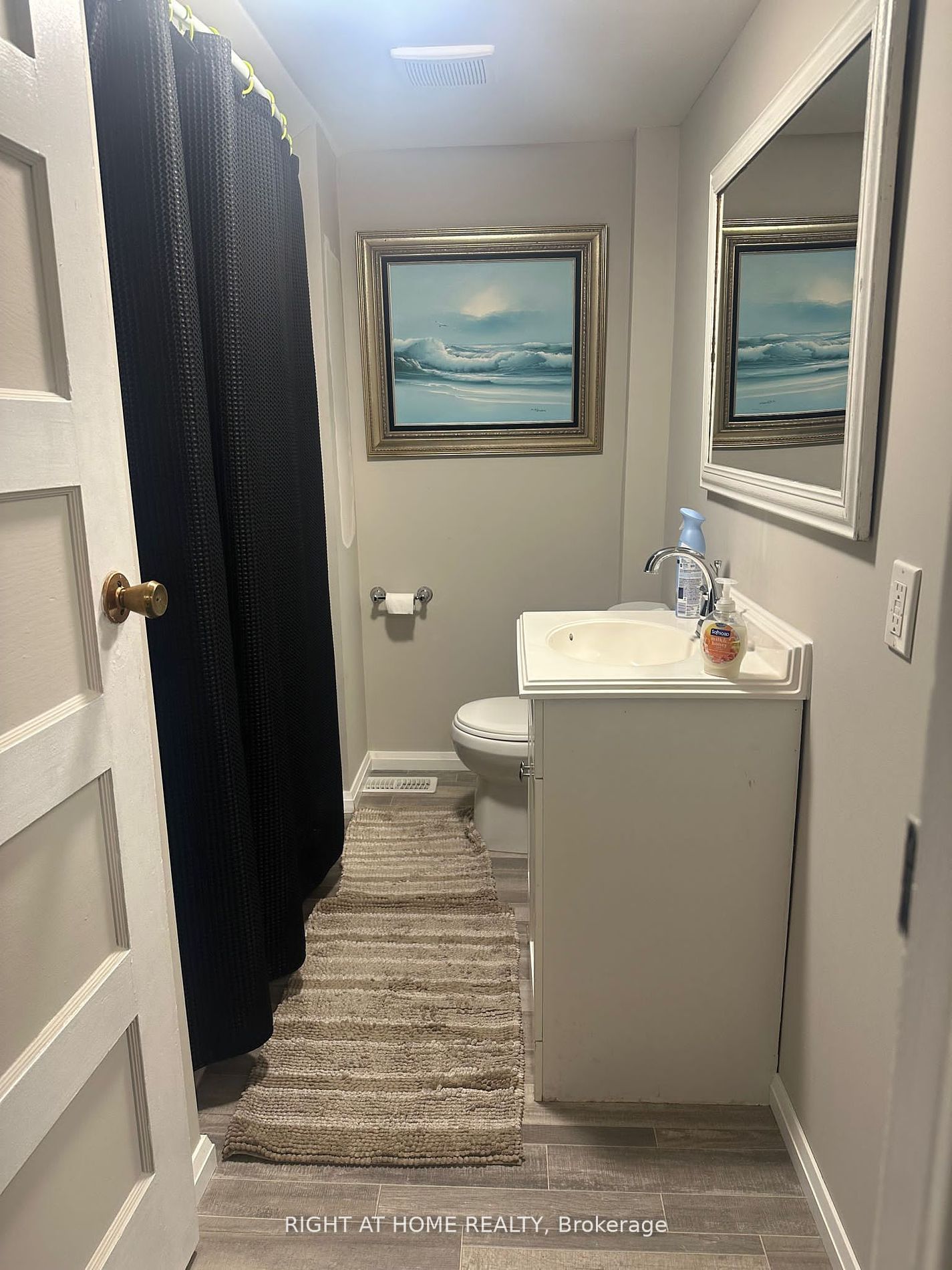 522 Kingston Road W