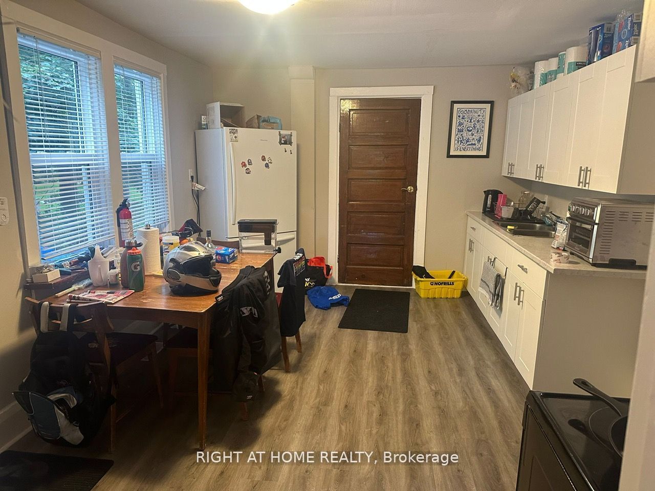 522 Kingston Road W