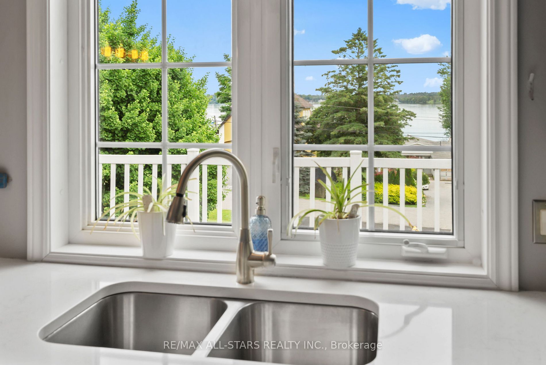 2 Honeys Beach Road