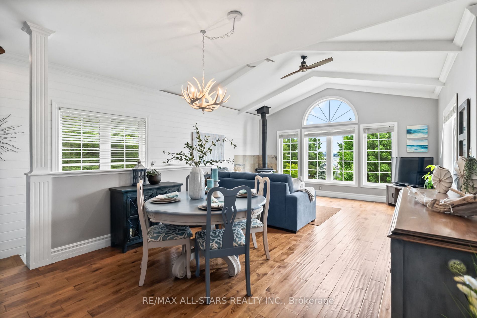 2 Honeys Beach Road