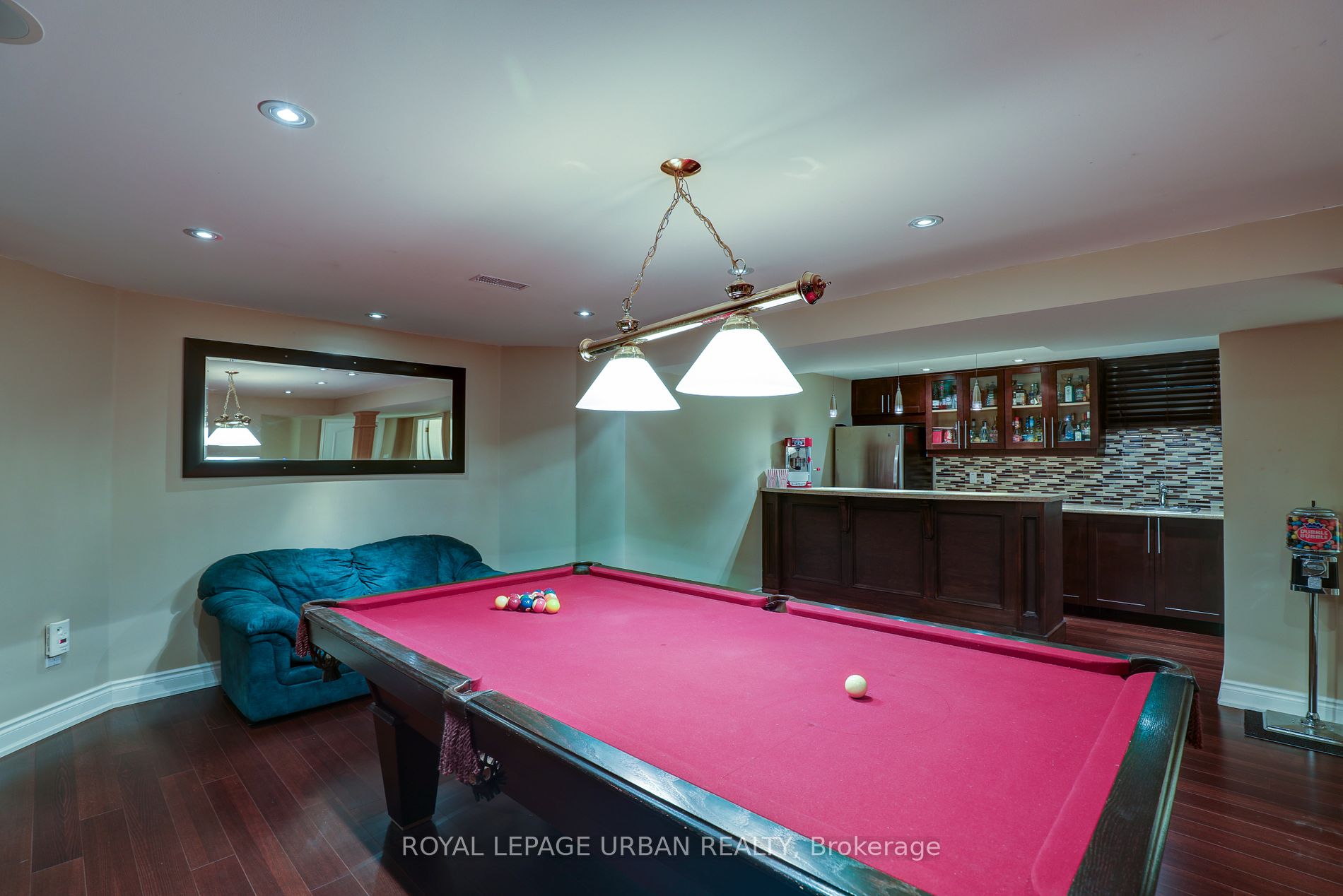 231 Mossbrook Square