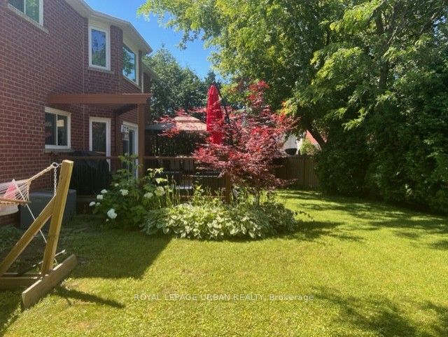 231 Mossbrook Square