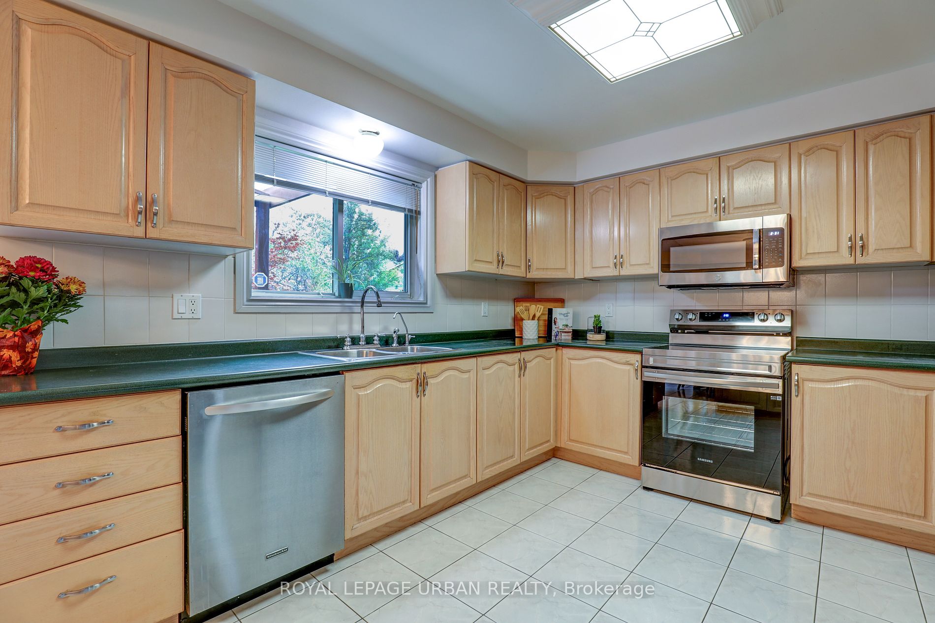 231 Mossbrook Square