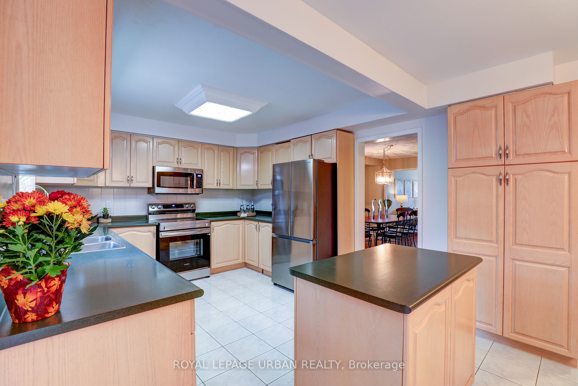231 Mossbrook Square