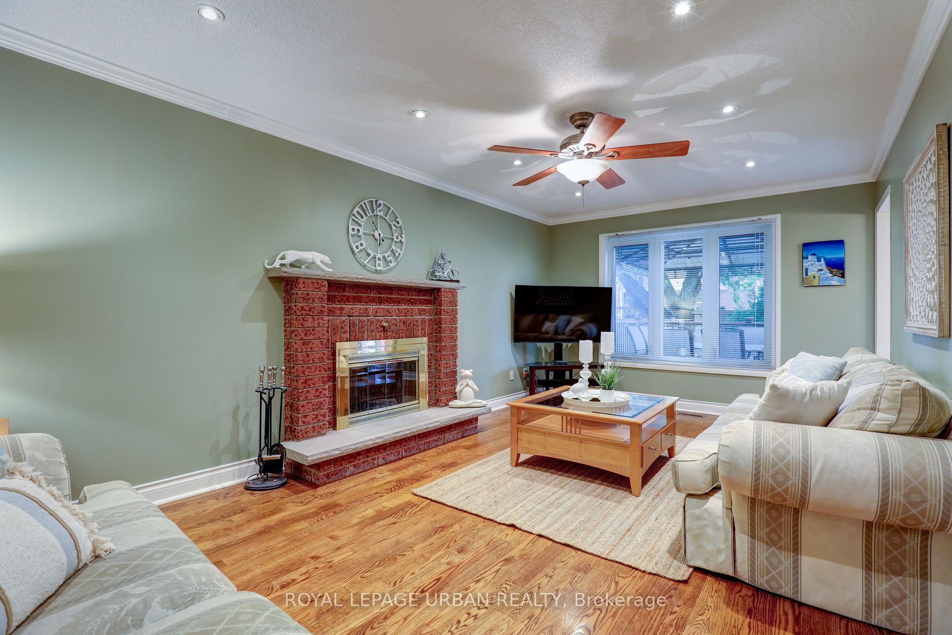 231 Mossbrook Square