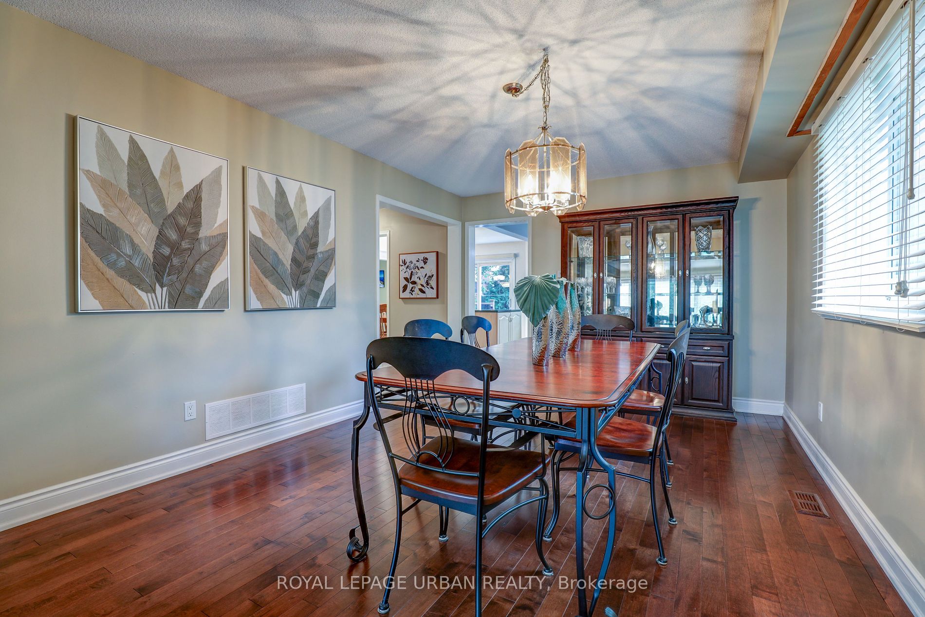 231 Mossbrook Square