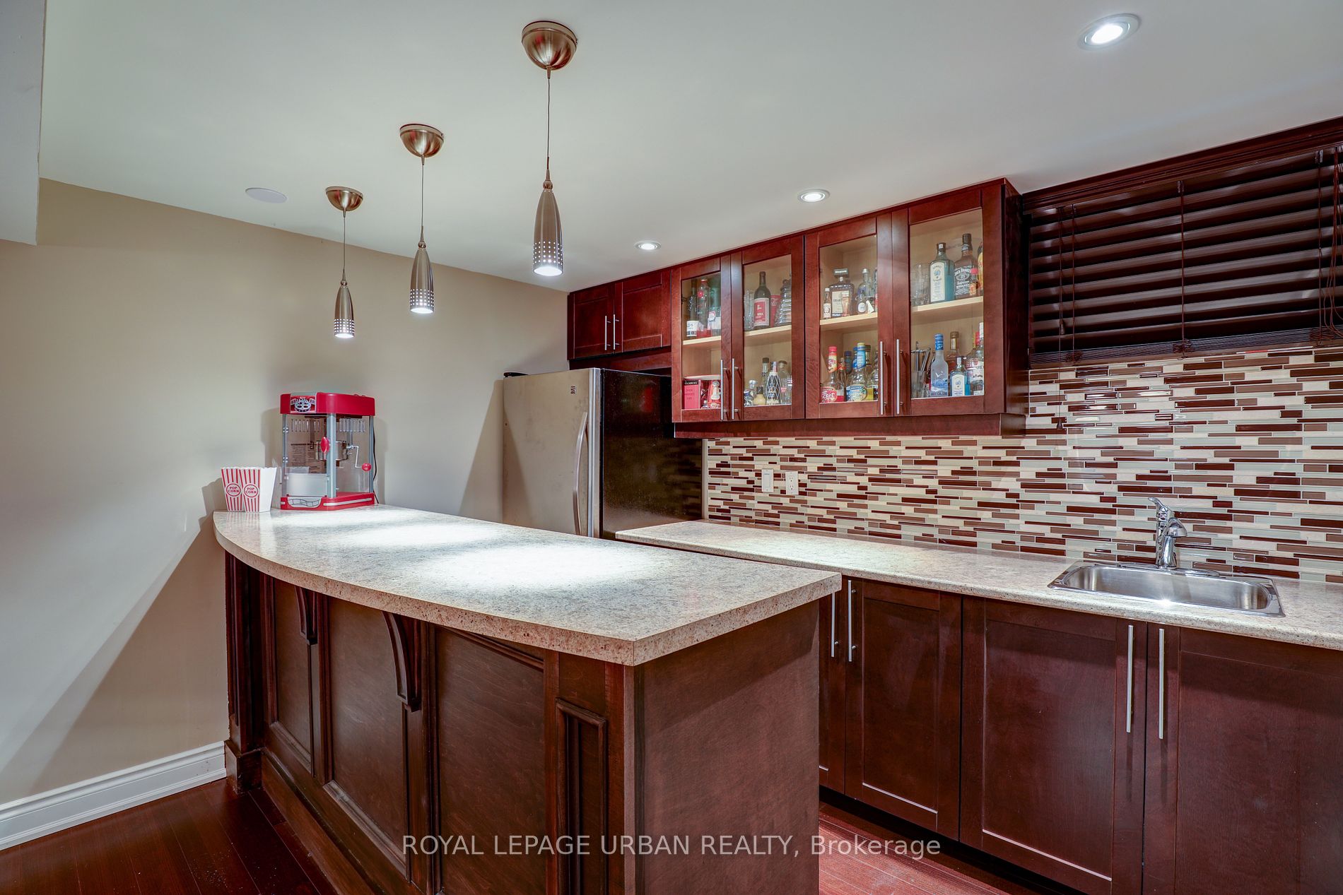 231 Mossbrook Square