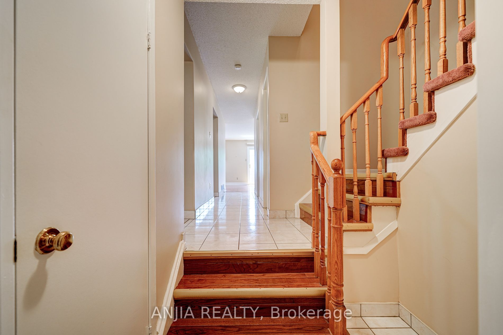 174 Roxanne Crescent