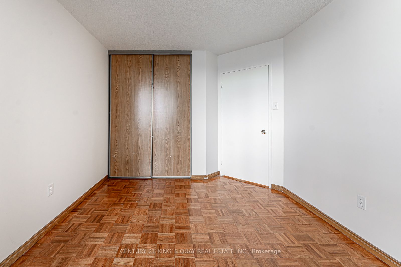 350 Alton Towers Circle, #401